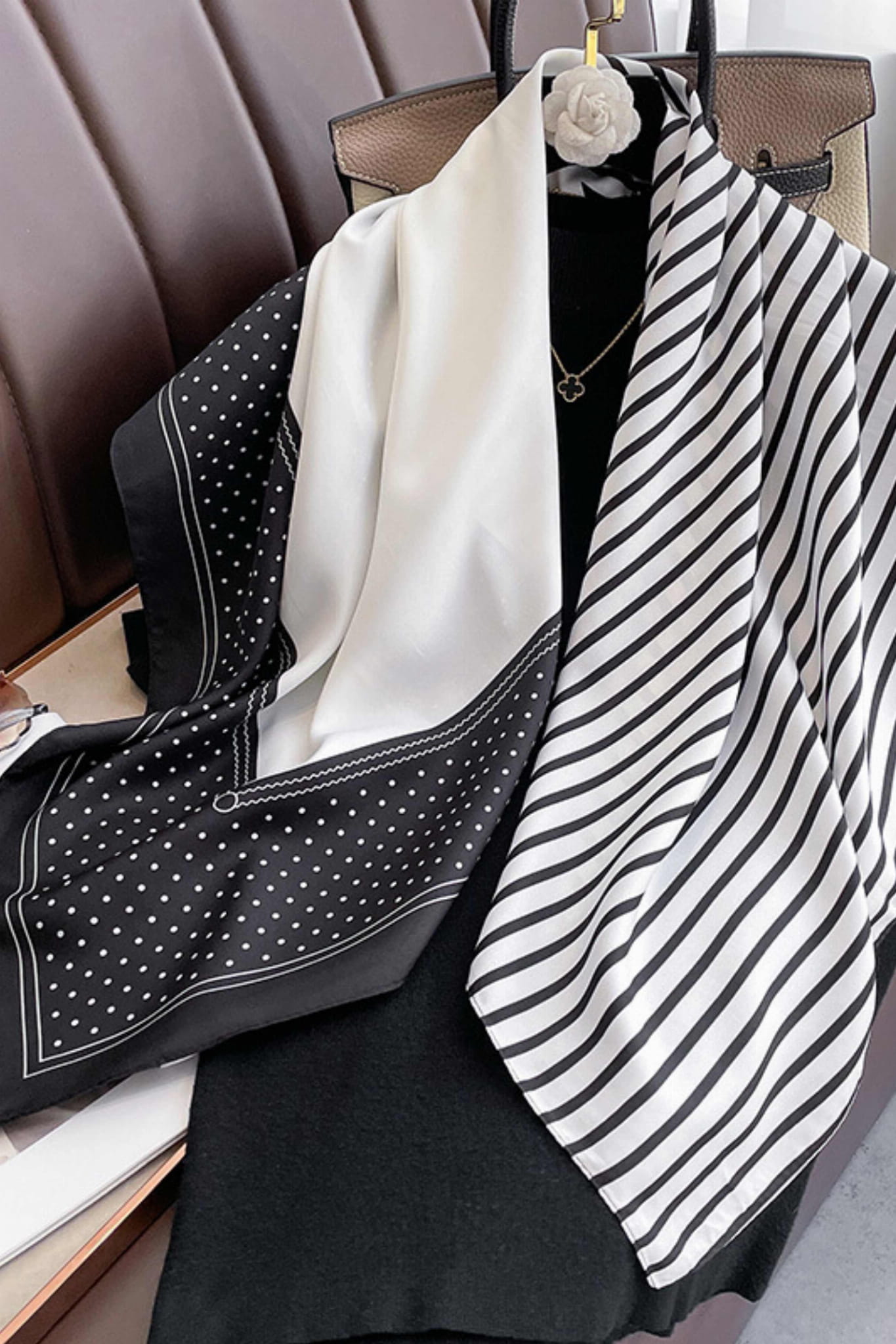 Apaszka, Model: F338-3//T35//14, Kolor: czarny, Skład materiału: 100% Poliester, Przeznaczenie: Wielosezonowe, Wymiary(długość/szerokość): 90cm/90cm (Apaszka, zdjęcie 2)