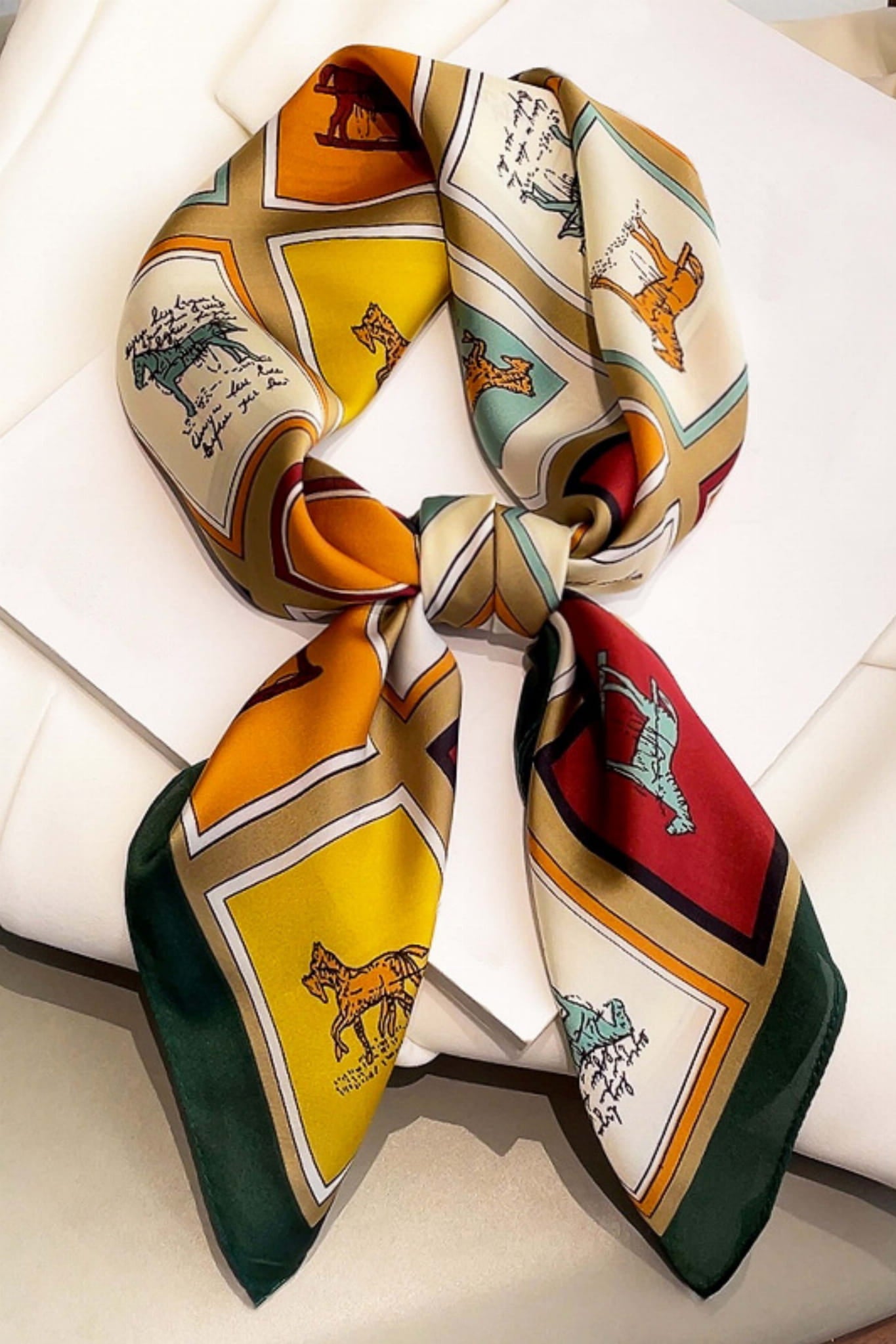 Apaszka, Model: FJ155-2//T40//19, Kolor: pomarańczowy, Skład materiału: 100% Poliester, Przeznaczenie: Wielosezonowe, Wymiary(długość/szerokość): 70cm/70cm