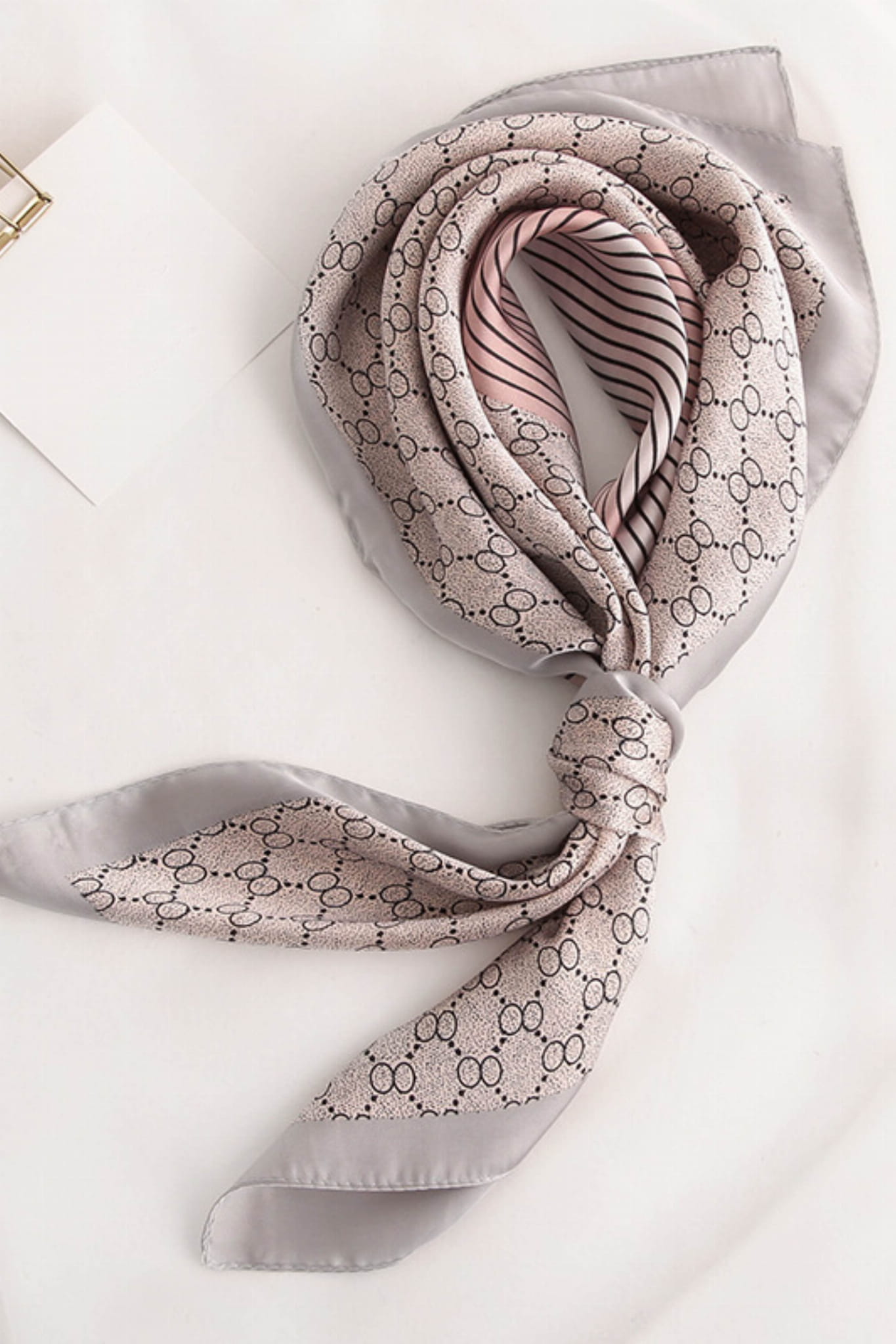 Apaszka, Model: FJ200-1//T40//19, Kolor: różowy, Skład materiału: 100% Poliester, Przeznaczenie: Wielosezonowe, Wymiary(długość/szerokość): 70cm/70cm