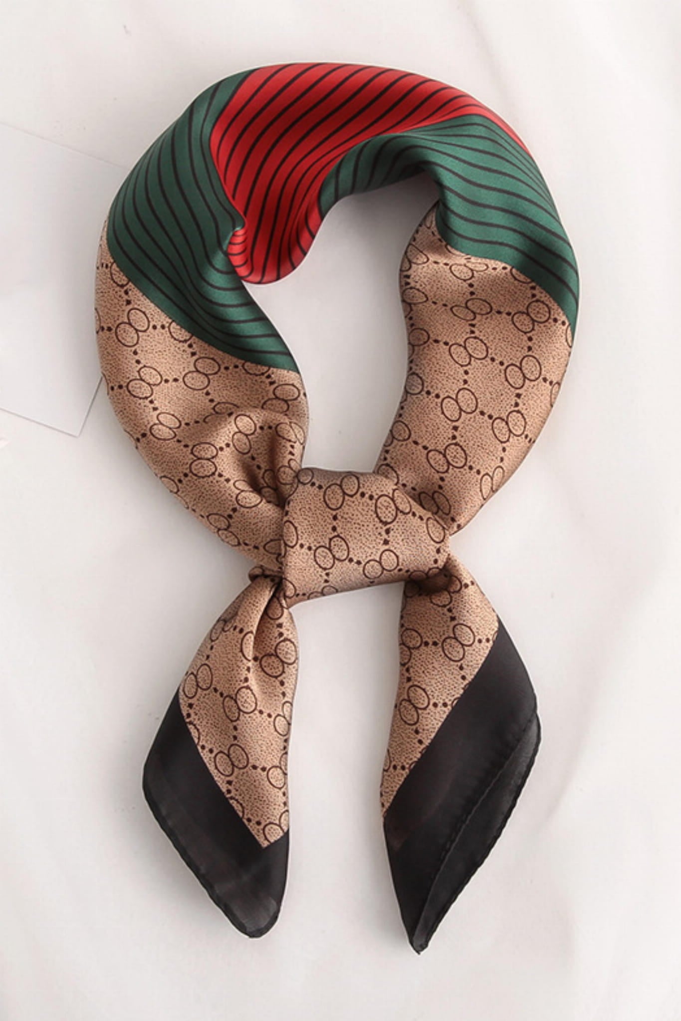 Apaszka, Model: FJ200-2//T40//19, Kolor: ciemny beżowy, Skład materiału: 100% Poliester, Przeznaczenie: Wielosezonowe, Wymiary(długość/szerokość): 70cm/70cm