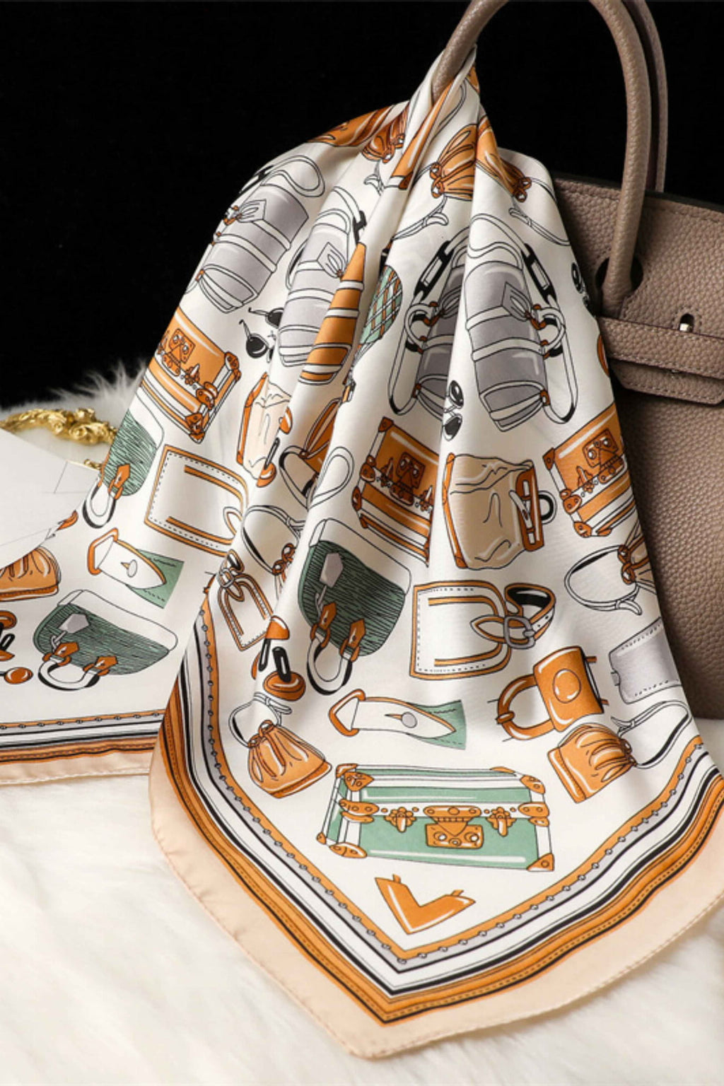 Apaszka, Model: FJ418-3//T41//20, Kolor: beżowy, Skład materiału: 100% Poliester, Przeznaczenie: Wielosezonowe, Wymiary(długość/szerokość): 70cm/70cm