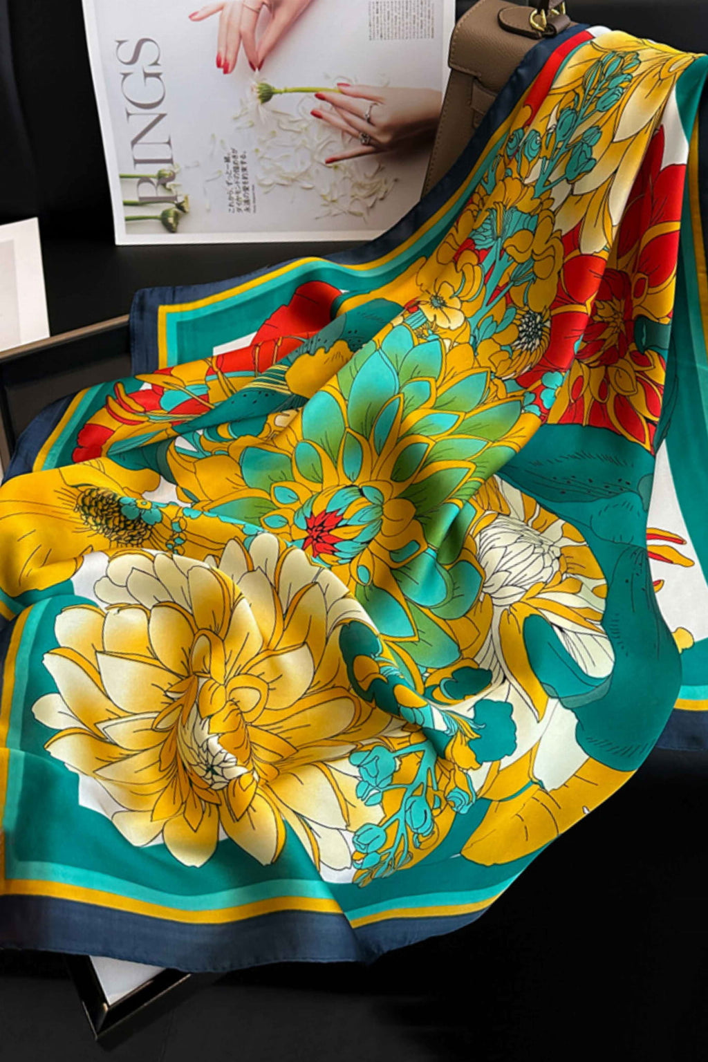 Apaszka, Model: FJ442-3//T41//20, Kolor: zielony, Skład materiału: 100% Poliester, Przeznaczenie: Wielosezonowe, Wymiary(długość/szerokość): 70cm/70cm