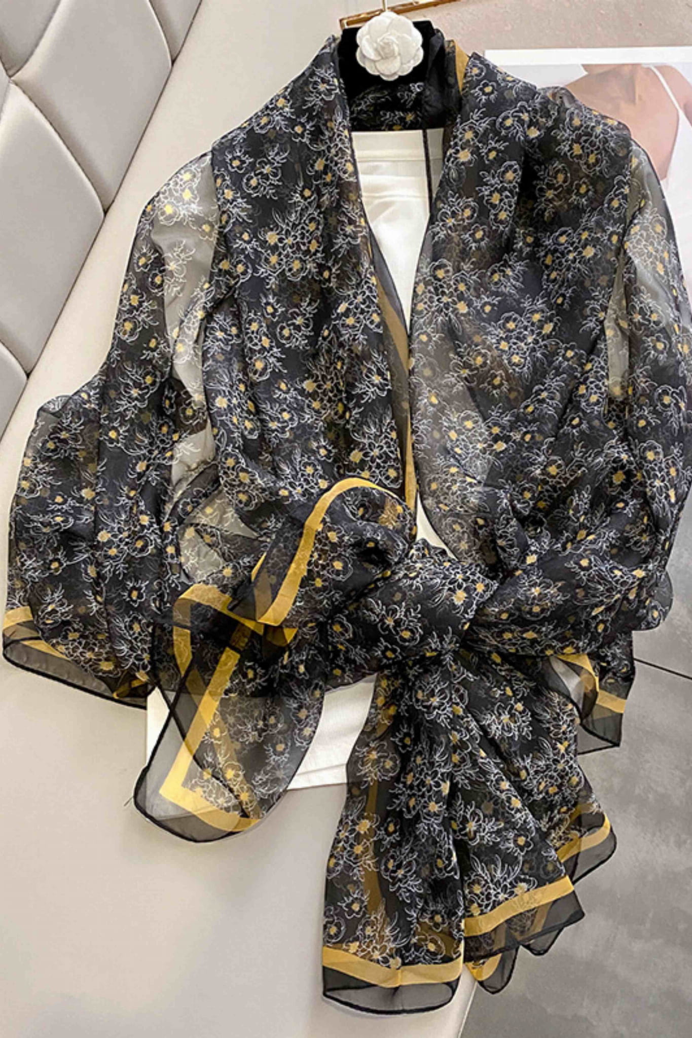 Szalik Damski, Model: YY008//T23//2, Kolor: czarny, Skład materiału: 100% Poliester, Przeznaczenie: Wielosezonowe, Wymiary(długość/szerokość): 190cm/135cm