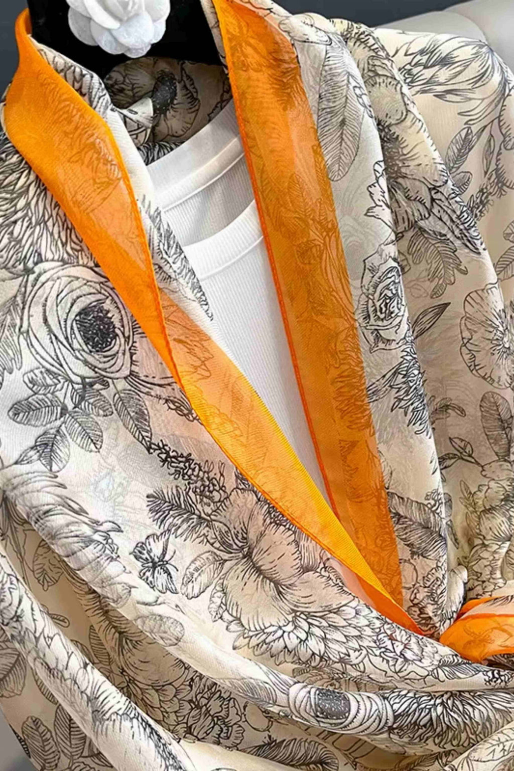 Szalik Damski, Model: YY035//T23//2, Kolor: beżowy, Skład materiału: 100% Poliester, Przeznaczenie: Wielosezonowe, Wymiary(długość/szerokość): 190cm/135cm (Szalik Damski, zdjęcie 5)