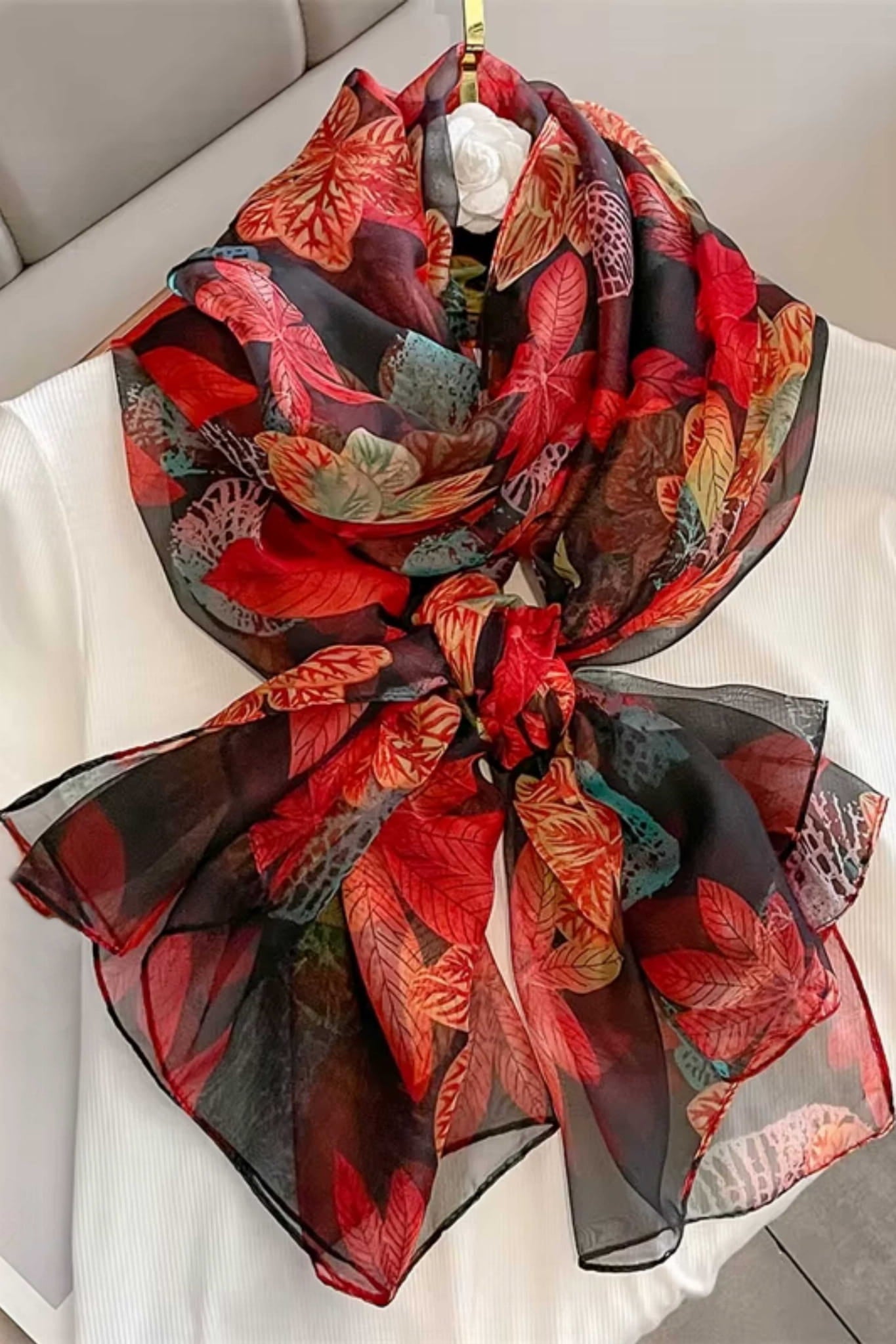 Szalik Damski, Model: YY039//T23//2, Kolor: czerwony, Skład materiału: 100% Poliester, Przeznaczenie: Wielosezonowe, Wymiary(długość/szerokość): 190cm/135cm (Szalik Damski, zdjęcie 2)