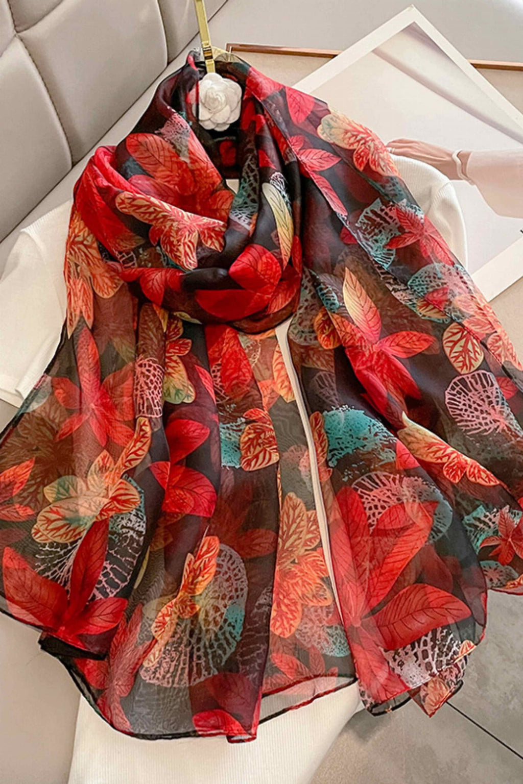 Szalik Damski, Model: YY039//T23//2, Kolor: czerwony, Skład materiału: 100% Poliester, Przeznaczenie: Wielosezonowe, Wymiary(długość/szerokość): 190cm/135cm