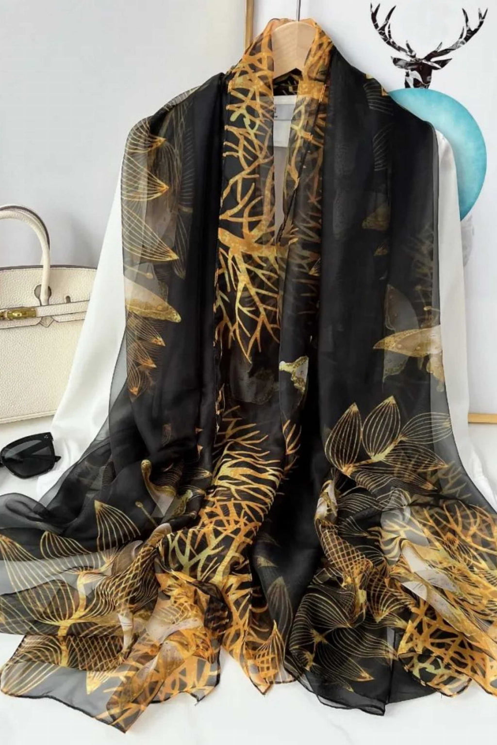 Szalik Damski, Model: YY148//T23//2, Kolor: czarny, Skład materiału: 100% Poliester, Przeznaczenie: Wielosezonowe, Wymiary(długość/szerokość): 190cm/135cm