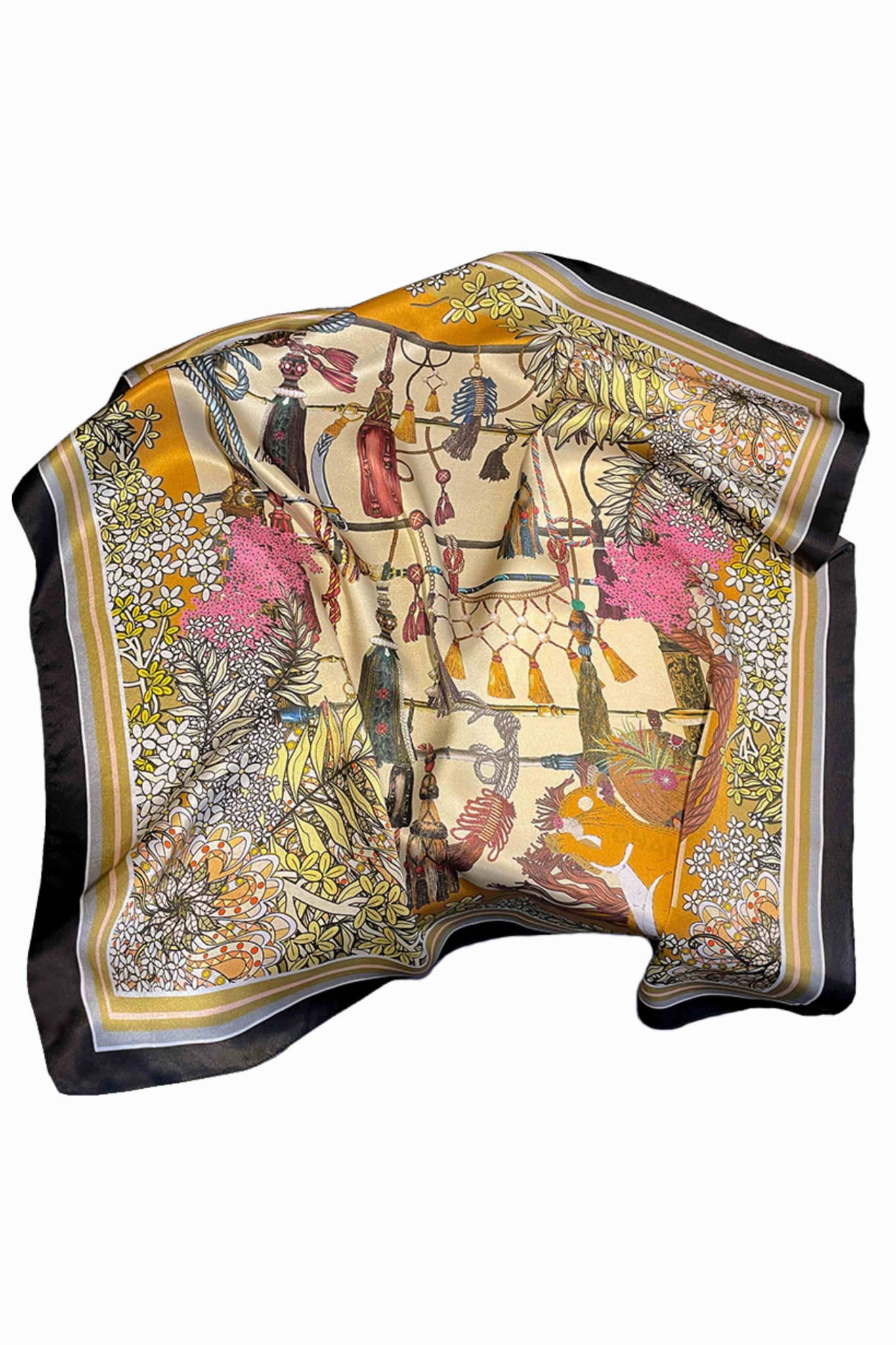 Detal wzoru apaszki z naturalnego jedwabiu, przedstawiający bujną roślinność i ozdobne wachlarze | KAMEA | Spironik.pl