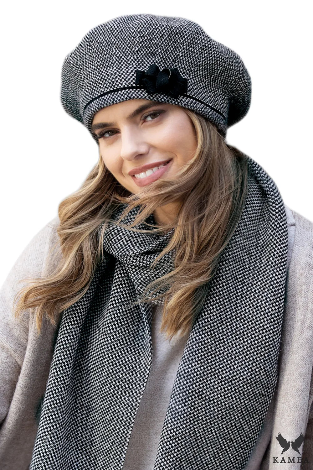 Model: Helena-Szalik, Kolor: czarny, Skład materiału: 50% Akryl; 30% Wełna; 10% Wiskoza; 10% Alpaka