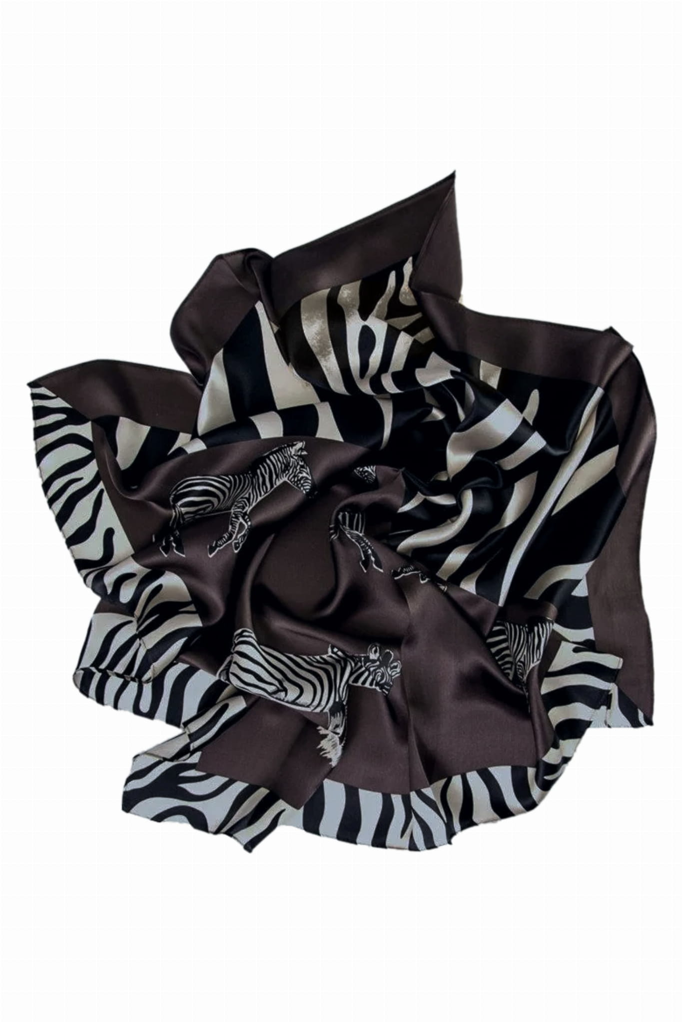 Apaszka 70x70 cm w użyciu jako ozdoba na szyi, podkreślająca stylizację | KAMEA | Spironik.pl