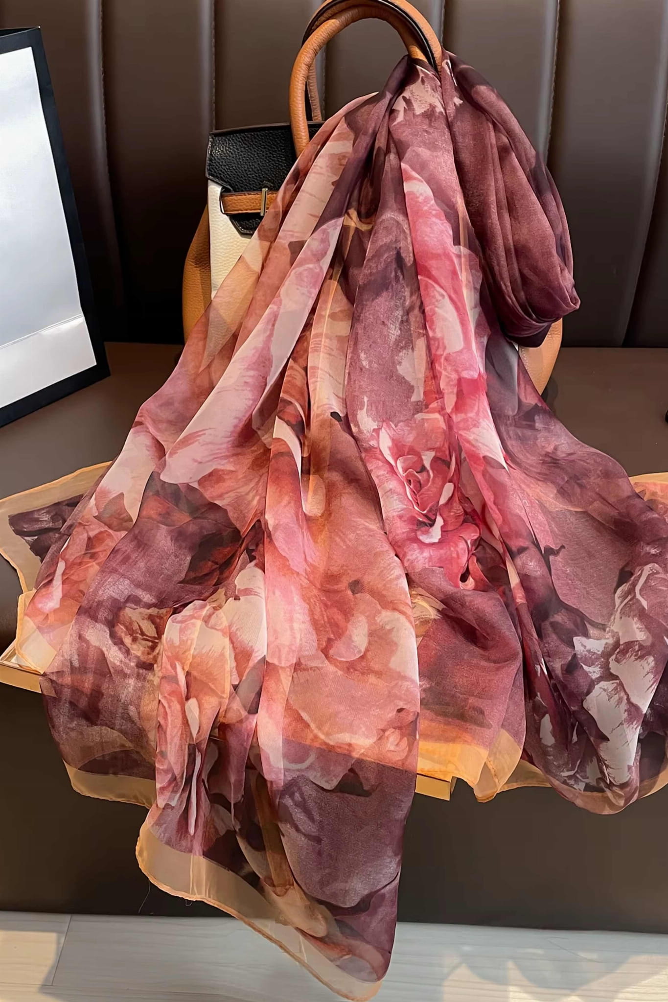 Szalik Damski, Model: YY059//T23//2, Kolor: burgundowy, Skład materiału: 100% Poliester, Przeznaczenie: Wielosezonowe, Wymiary(długość/szerokość): 190cm/135cm (Szalik Damski, zdjęcie 3)