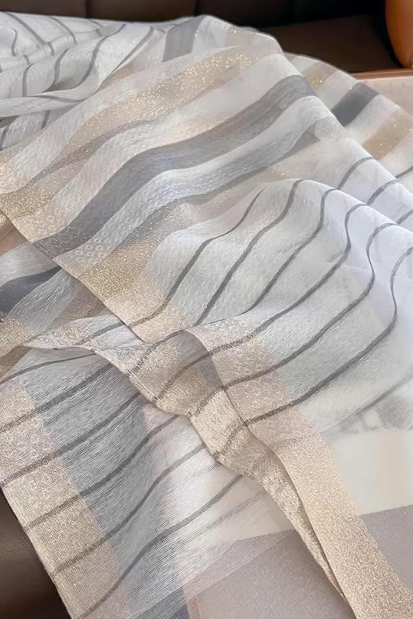 Szalik Damski, Model: RS024-4//T22//1, Kolor: ekru, Skład materiału: 60% Wełna; 40% Jedwab morwowy, Przeznaczenie: Wielosezonowe, Wymiary(długość/szerokość): 180cm/90cm (Szalik Damski, zdjęcie 3)