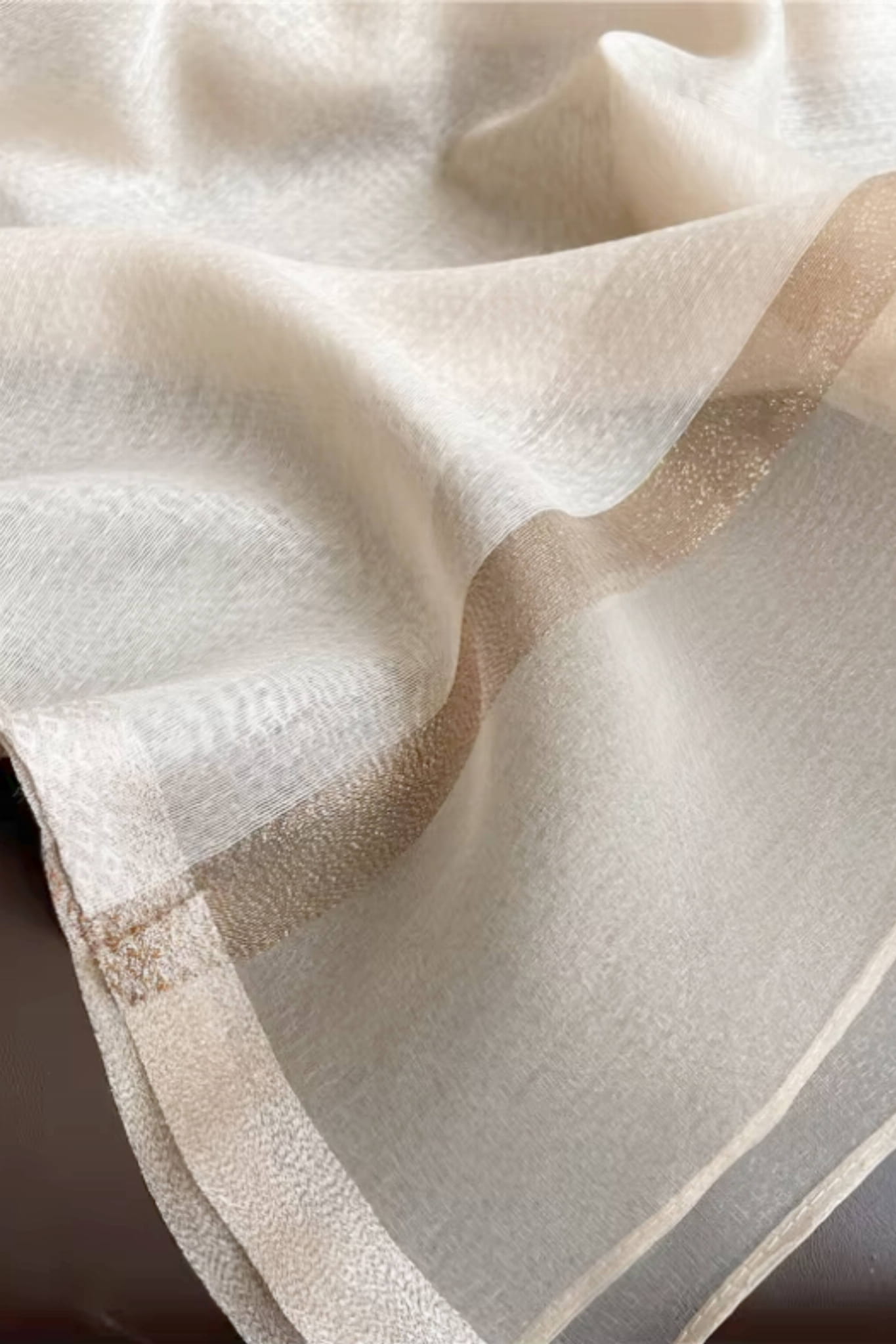 Szalik Damski, Model: RS034-7//T22//1, Kolor: ekru, Skład materiału: 60% Jedwab; 40% Poliester, Przeznaczenie: Wielosezonowe, Wymiary(długość/szerokość): 180cm/70cm (Szalik Damski, zdjęcie 4)