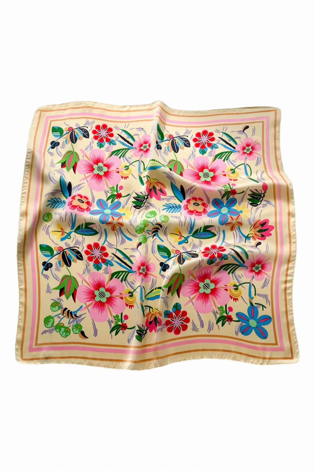 Detal apaszki satynowej ukazujący fakturę materiału i kolorowy wzór kwiatowy | KAMEA | Spironik.pl