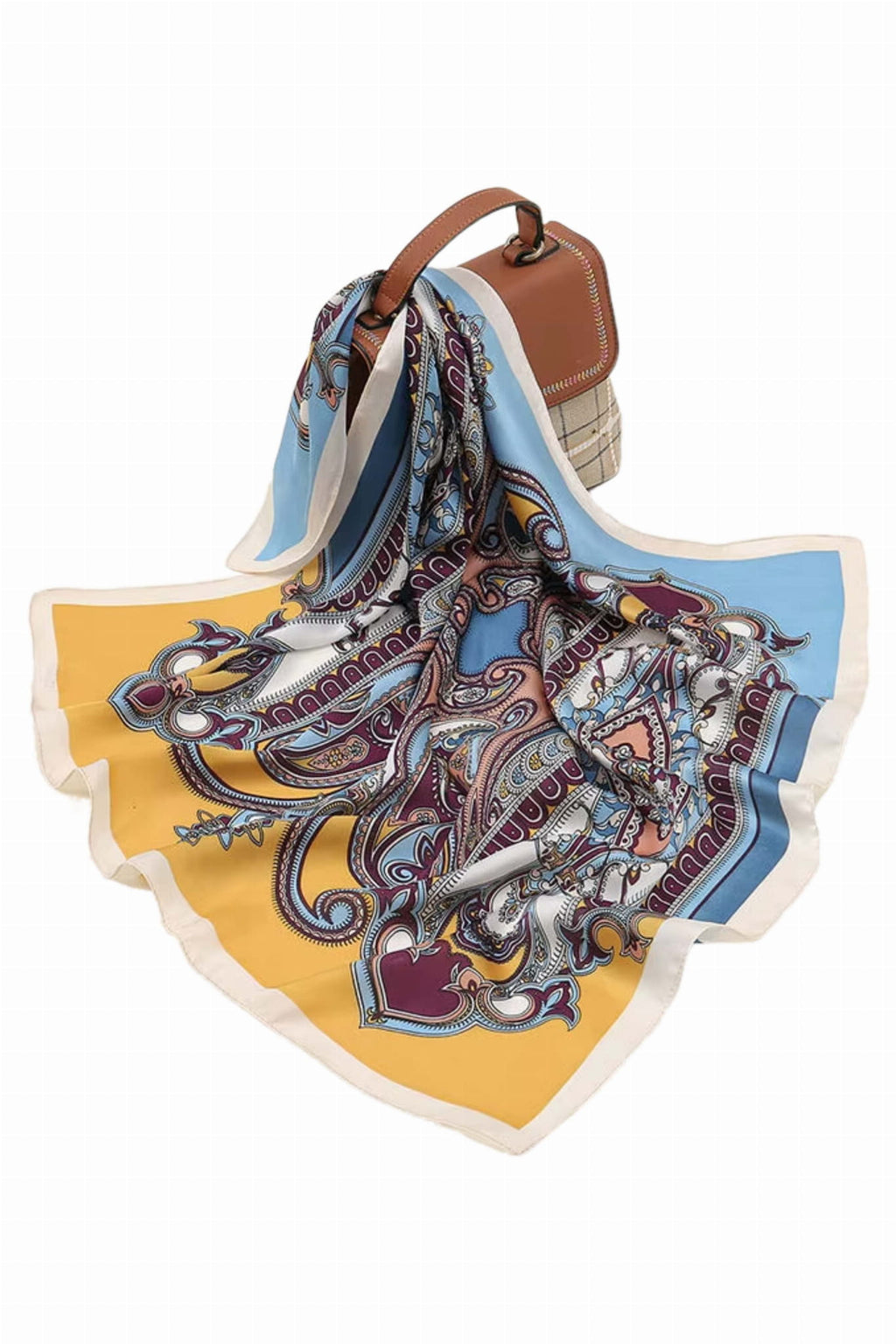 Boczny widok apaszki, ukazujący jej miękką fakturę i delikatny połysk | KAMEA | Spironik.pl