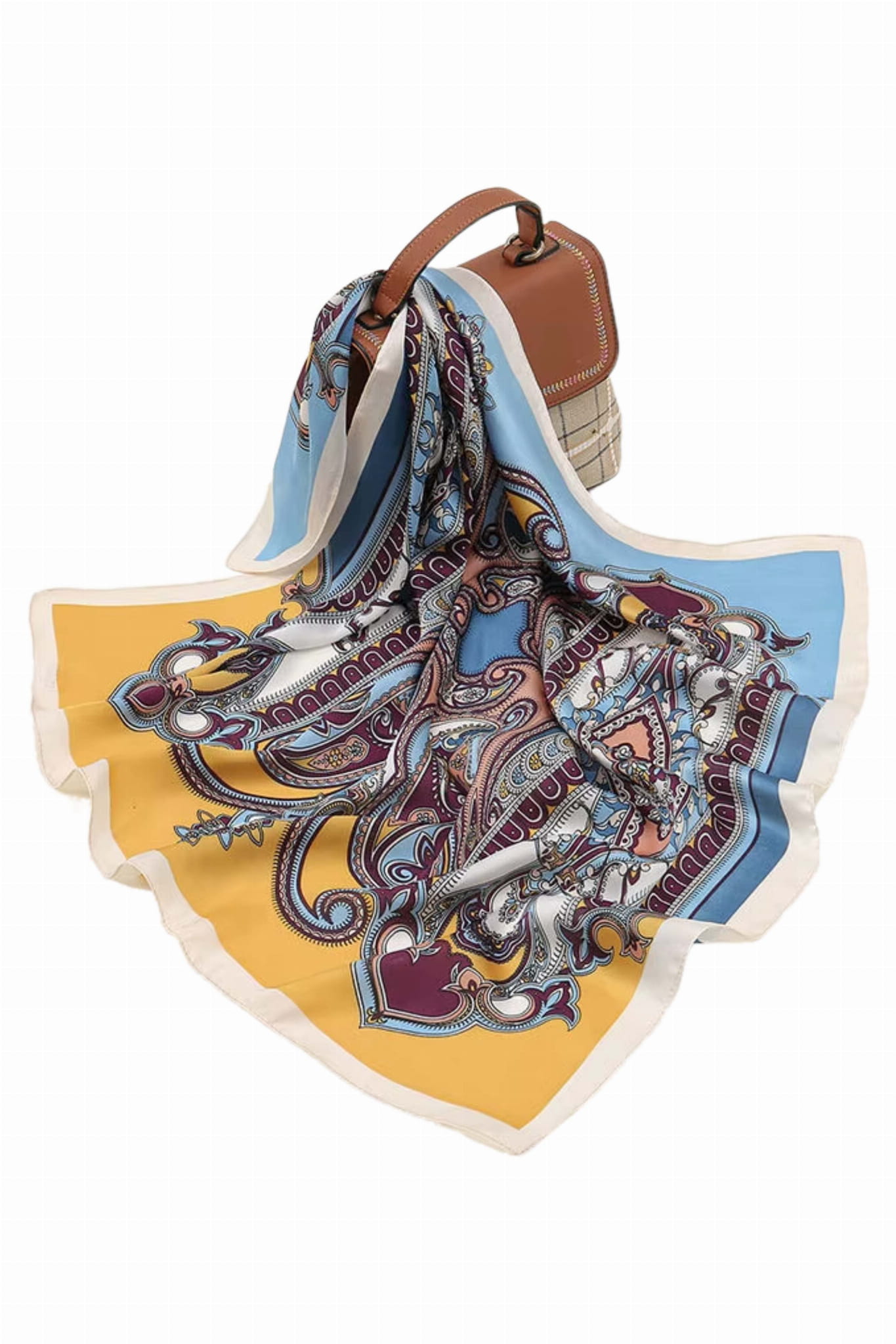 Boczny widok apaszki, ukazujący jej miękką fakturę i delikatny połysk | KAMEA | Spironik.pl