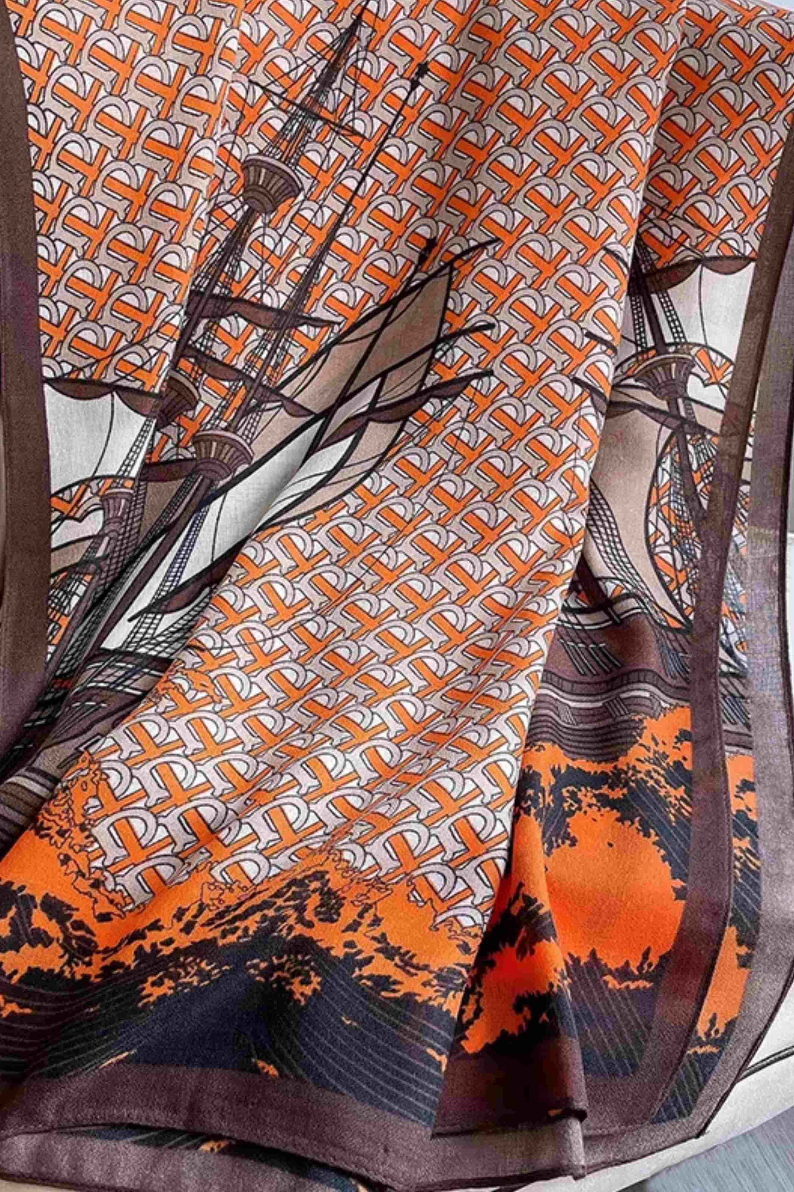 Apaszka, Model: F347-1//T35//14, Kolor: pomarańczowy, Skład materiału: 100% Poliester, Przeznaczenie: Wielosezonowe, Wymiary(długość/szerokość): 90cm/90cm (Apaszka, zdjęcie 3)