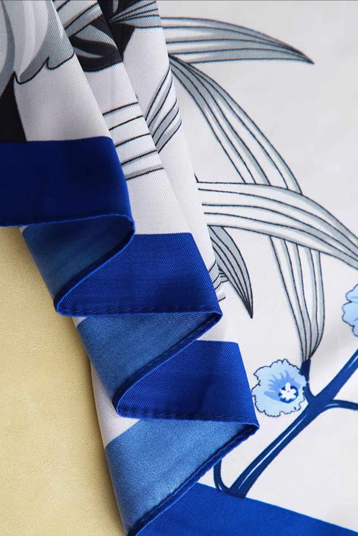 Apaszka, Model: F259-2//T36//15, Kolor: chabrowy, Skład materiału: 100% Poliester, Przeznaczenie: Wielosezonowe, Wymiary(długość/szerokość): 90cm/90cm (Apaszka, zdjęcie 7)