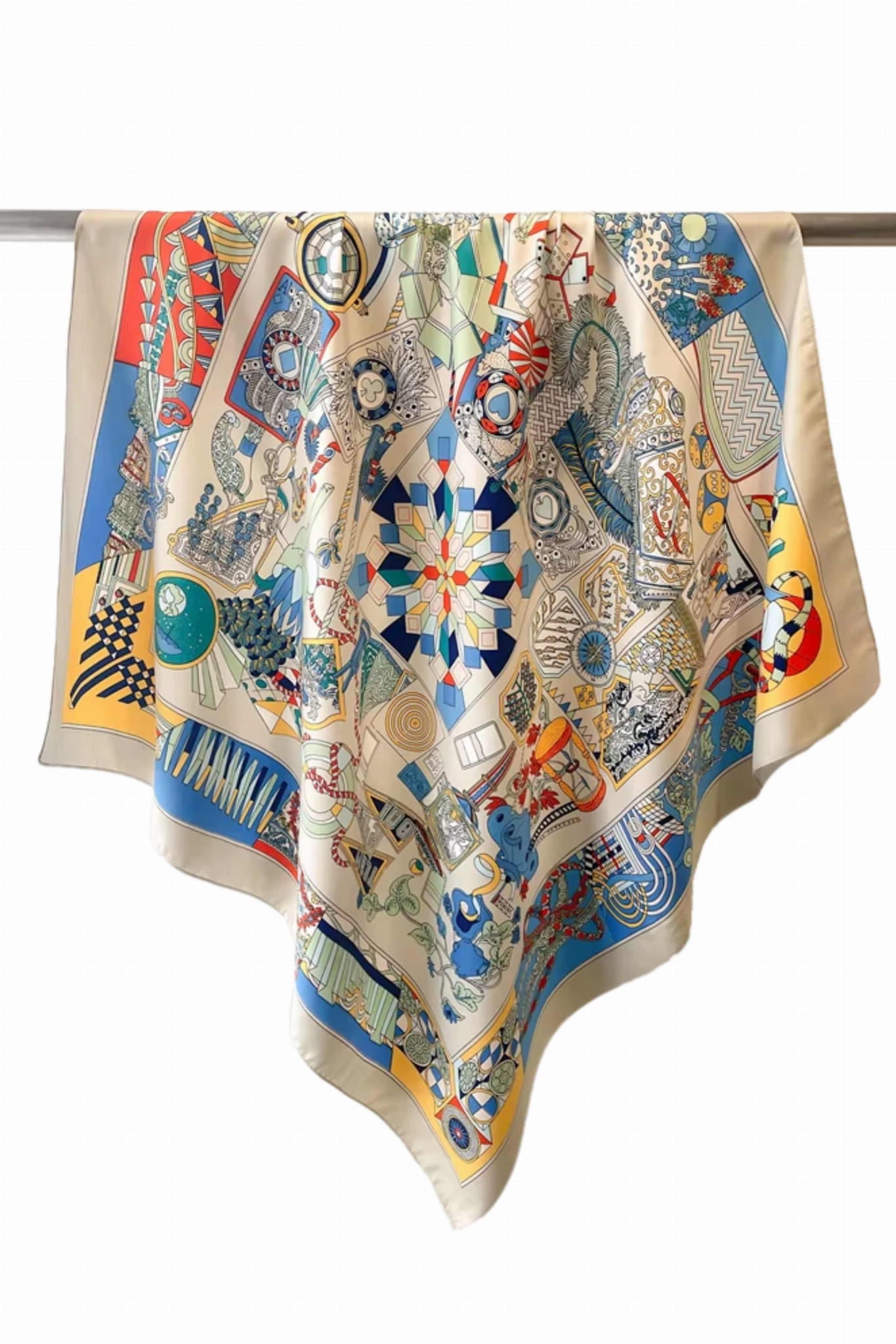 Apaszka, Model: F249-4//T36//15, Kolor: beżowy, Skład materiału: 100% Poliester, Przeznaczenie: Wielosezonowe, Wymiary(długość/szerokość): 90cm/90cm (Apaszka, zdjęcie 3)