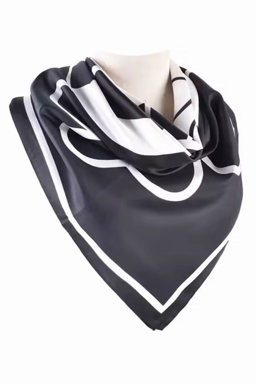 Bok apaszki ukazujący elegancki, minimalistyczny design z geometrycznymi liniami | KAMEA | Spironik.pl