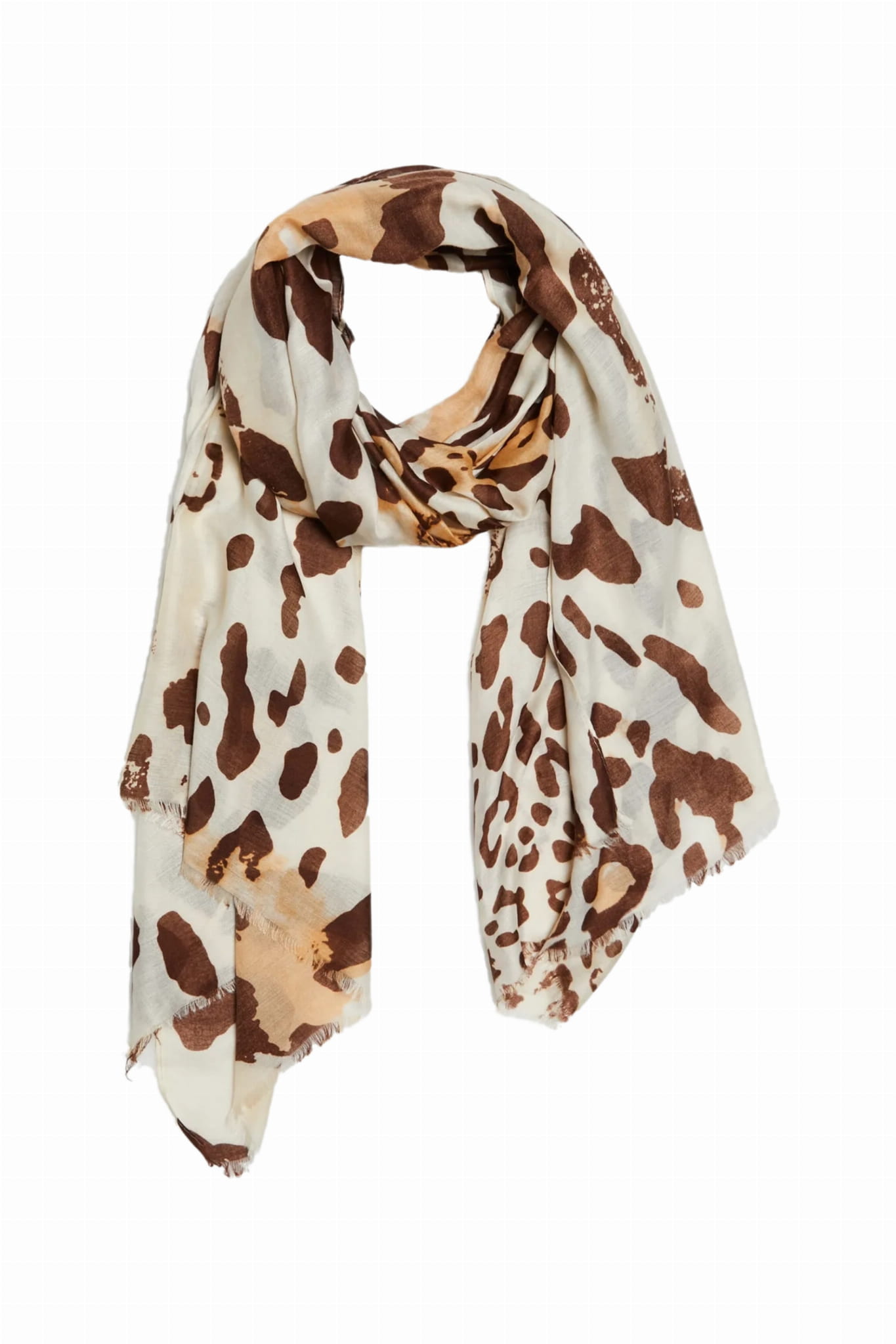 Szal w użyciu, doskonale komponujący się z odzieżą w kolorach ziemi | KAMEA | Spironik.pl