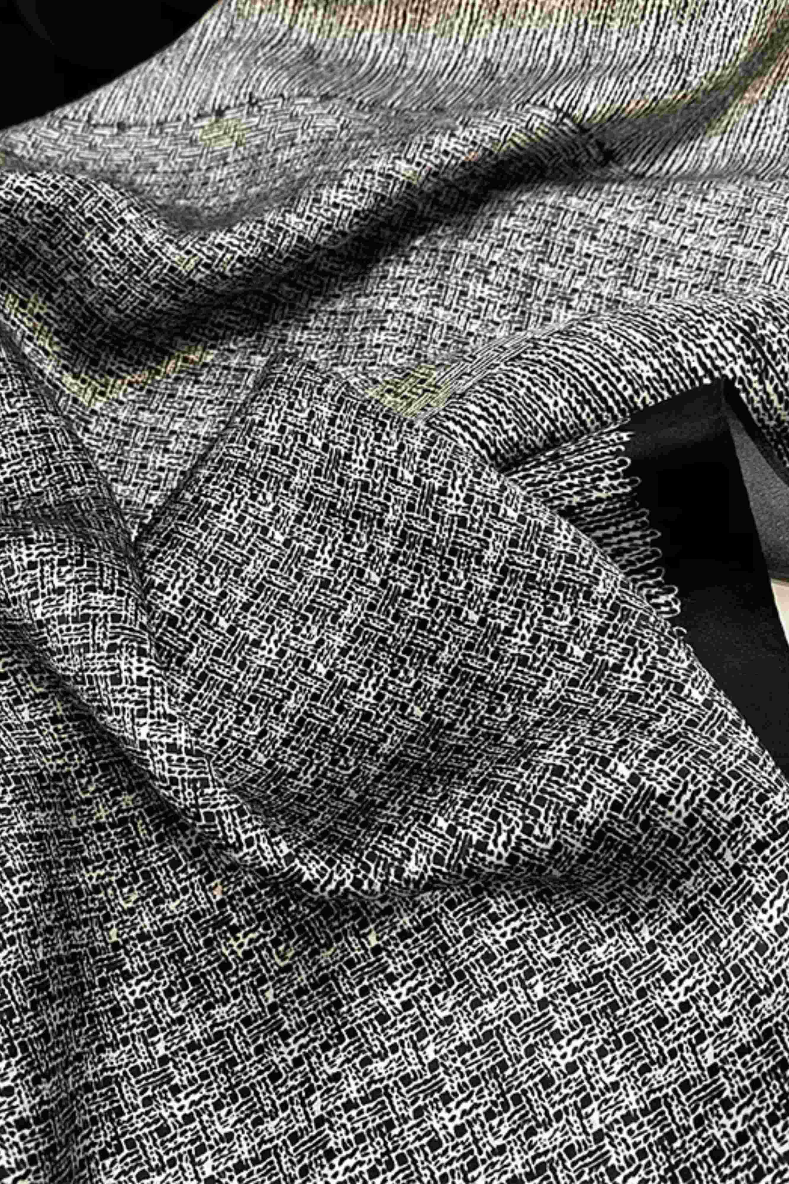 Apaszka, Model: F130//T34//13, Kolor: szary, Skład materiału: 100% Poliester, Przeznaczenie: Wielosezonowe, Wymiary(długość/szerokość): 90cm/90cm (Apaszka, zdjęcie 6)