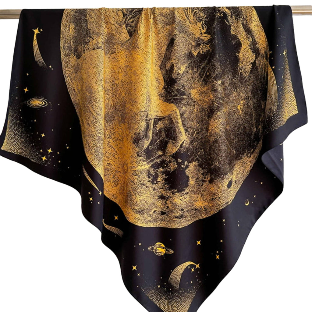 Boczny widok apaszki 90x90 cm, ukazujący jej elegancką fakturę i artystyczny design | KAMEA | Spironik.pl