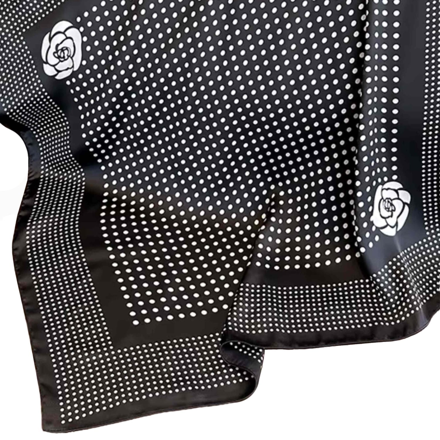 Apaszka, Model: FJ343//T41//20, Kolor: czarny, Skład materiału: 100% Poliester, Przeznaczenie: Wielosezonowe, Wymiary(długość/szerokość): 70cm/70cm (Apaszka, zdjęcie 7)