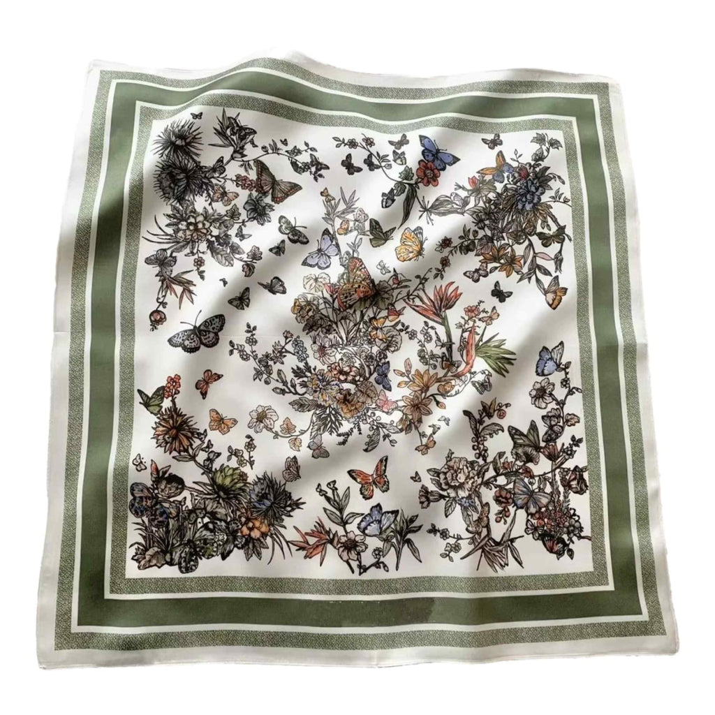 Apaszka z roślinnym wzorem w skali, ukazująca jej wymiary 70x70 cm i elegancki design | KAMEA | Spironik.pl