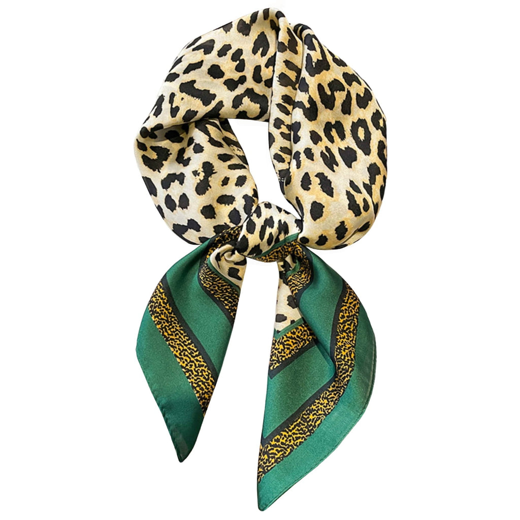 Apaszka w panterkę z zielono-złotą ramką, doskonała na prezent dla kobiet lubiących modę | KAMEA | Spironik.pl