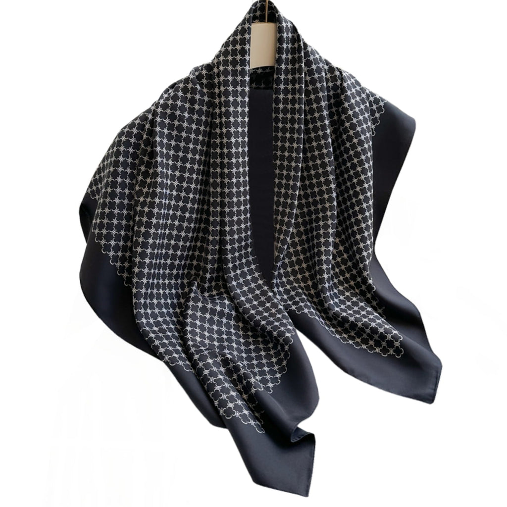 Apaszka na płasko, złożona, eksponująca klasyczny kształt 90x90 cm | KAMEA | Spironik.pl