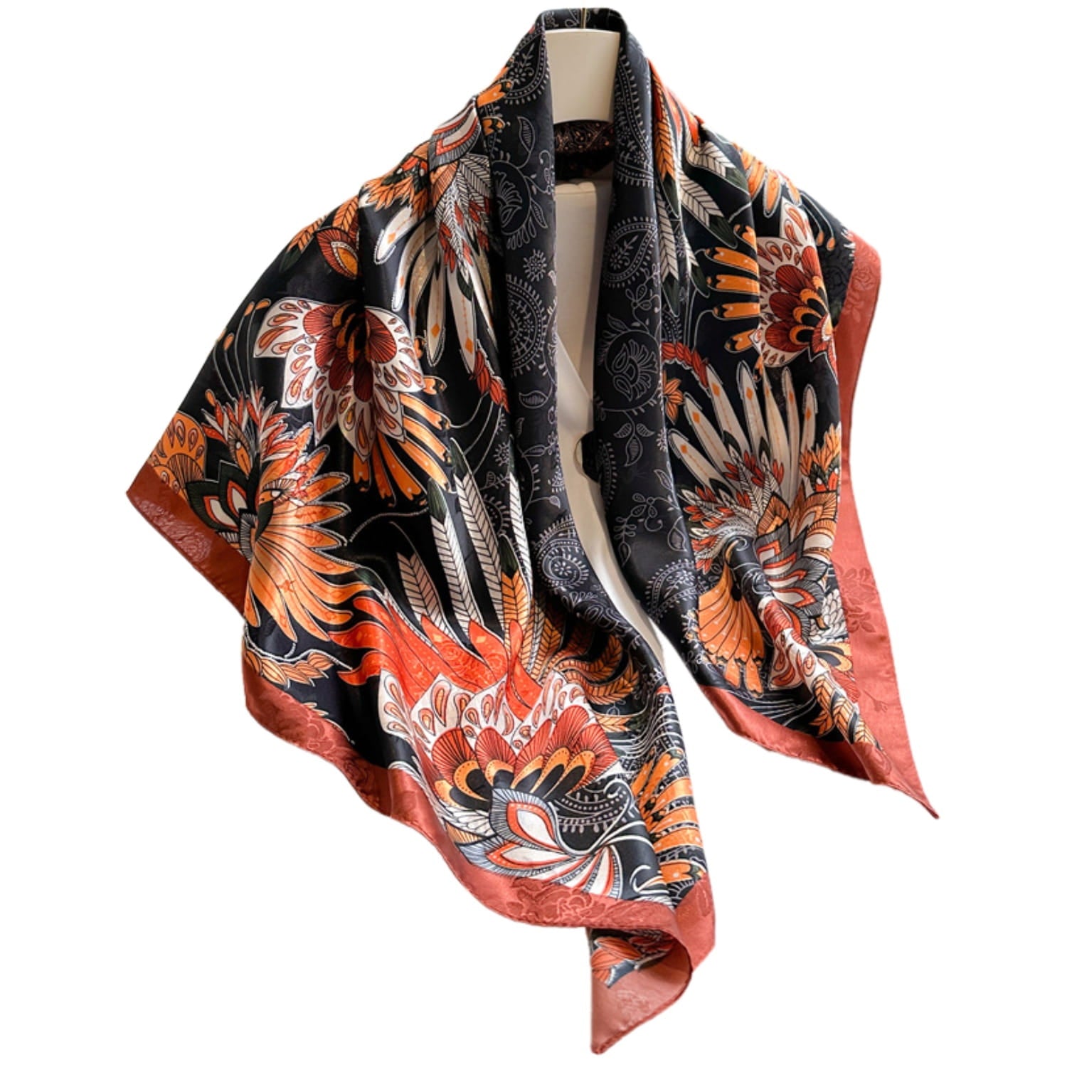 Miękka satynowa apaszka w kolorach ognia, idealna do stylizacji codziennych i wieczorowych | KAMEA | Spironik.pl