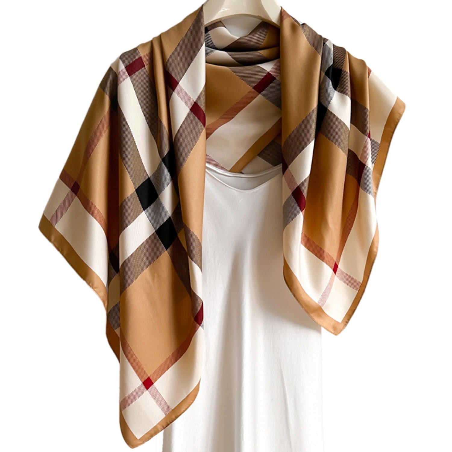 Apaszka, Model: F273//T36//15, Kolor: brązowy, Skład materiału: 100% Poliester, Przeznaczenie: Wielosezonowe, Wymiary(długość/szerokość): 90cm/90cm (Apaszka, zdjęcie 5)