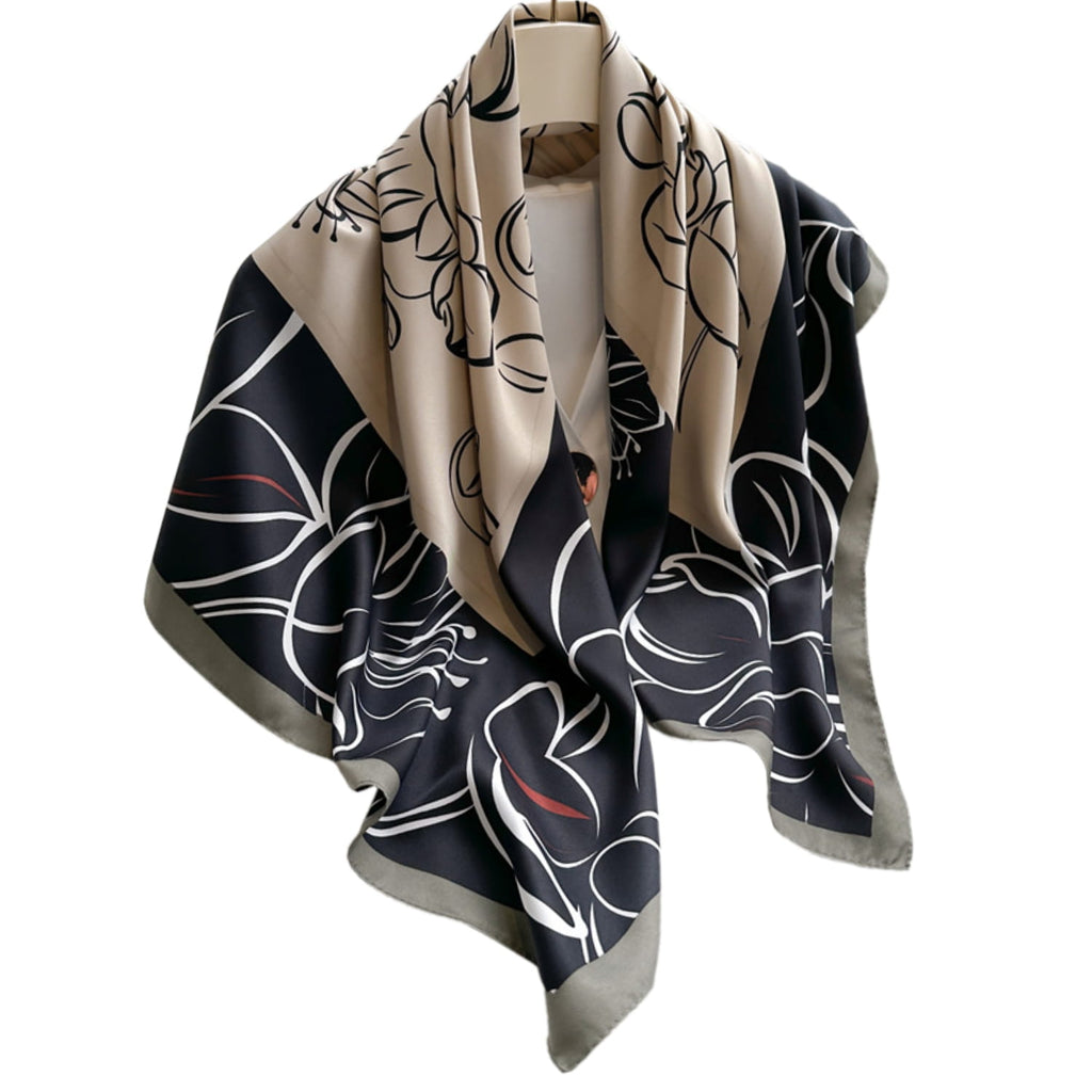 Zbliżenie na materiał apaszki, ukazujące lekkość i gładkość poliestru | KAMEA | Spironik.pl