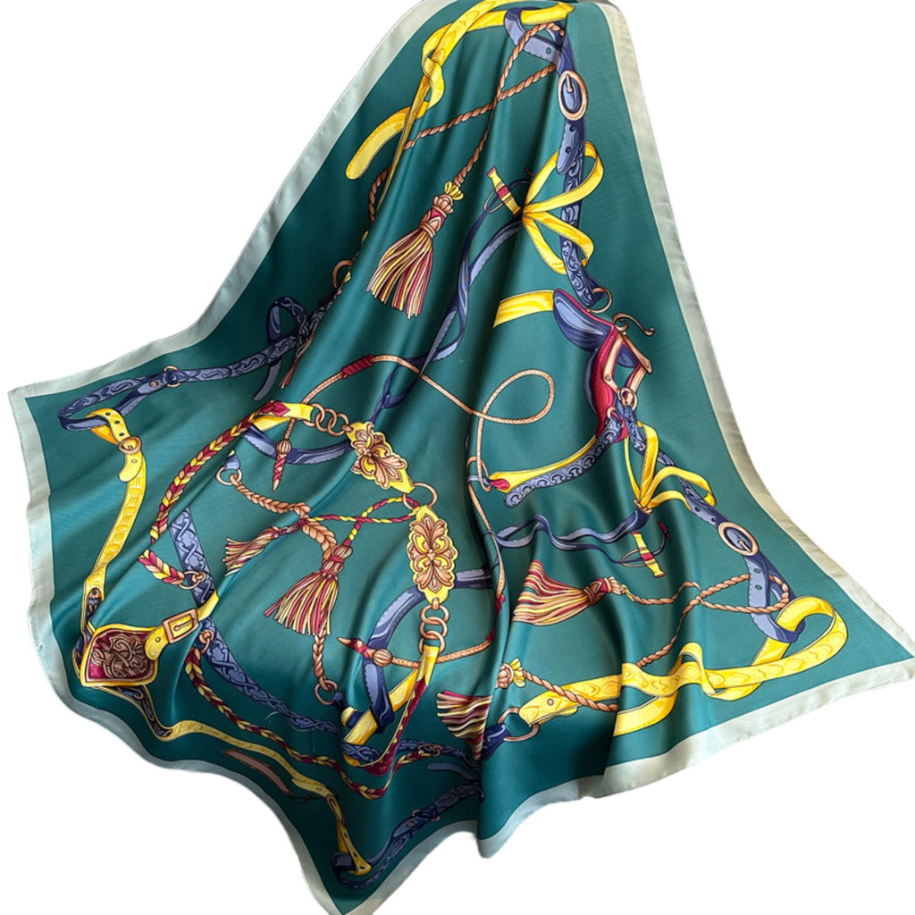 Apaszka w kolorach szmaragdowej zieleni, żółtego, granatu i czerwieni, idealna jako dodatek do torebki | KAMEA | Spironik.pl