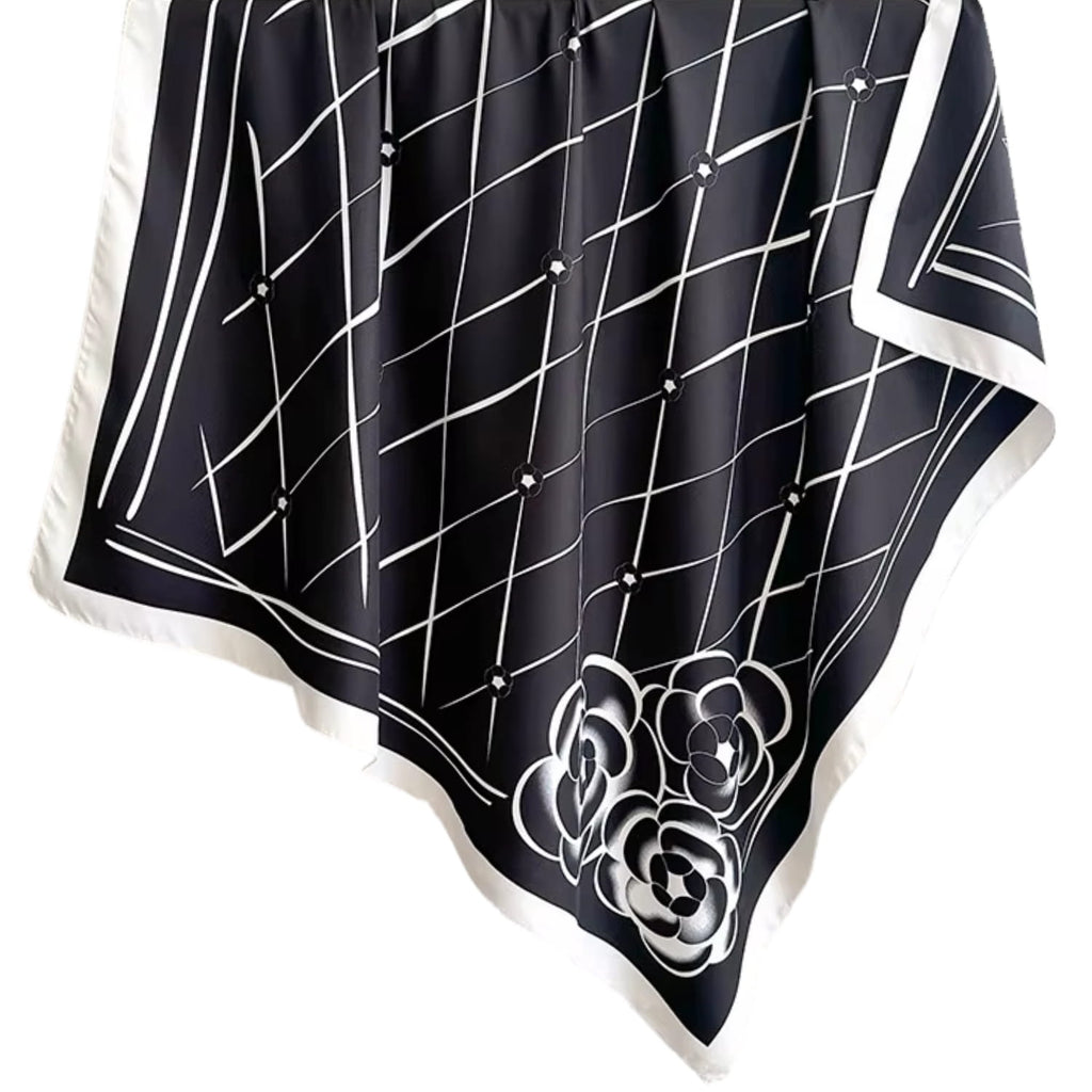 Apaszka z bliska, ukazująca delikatność tkaniny imitującej jedwab | KAMEA | Spironik.pl