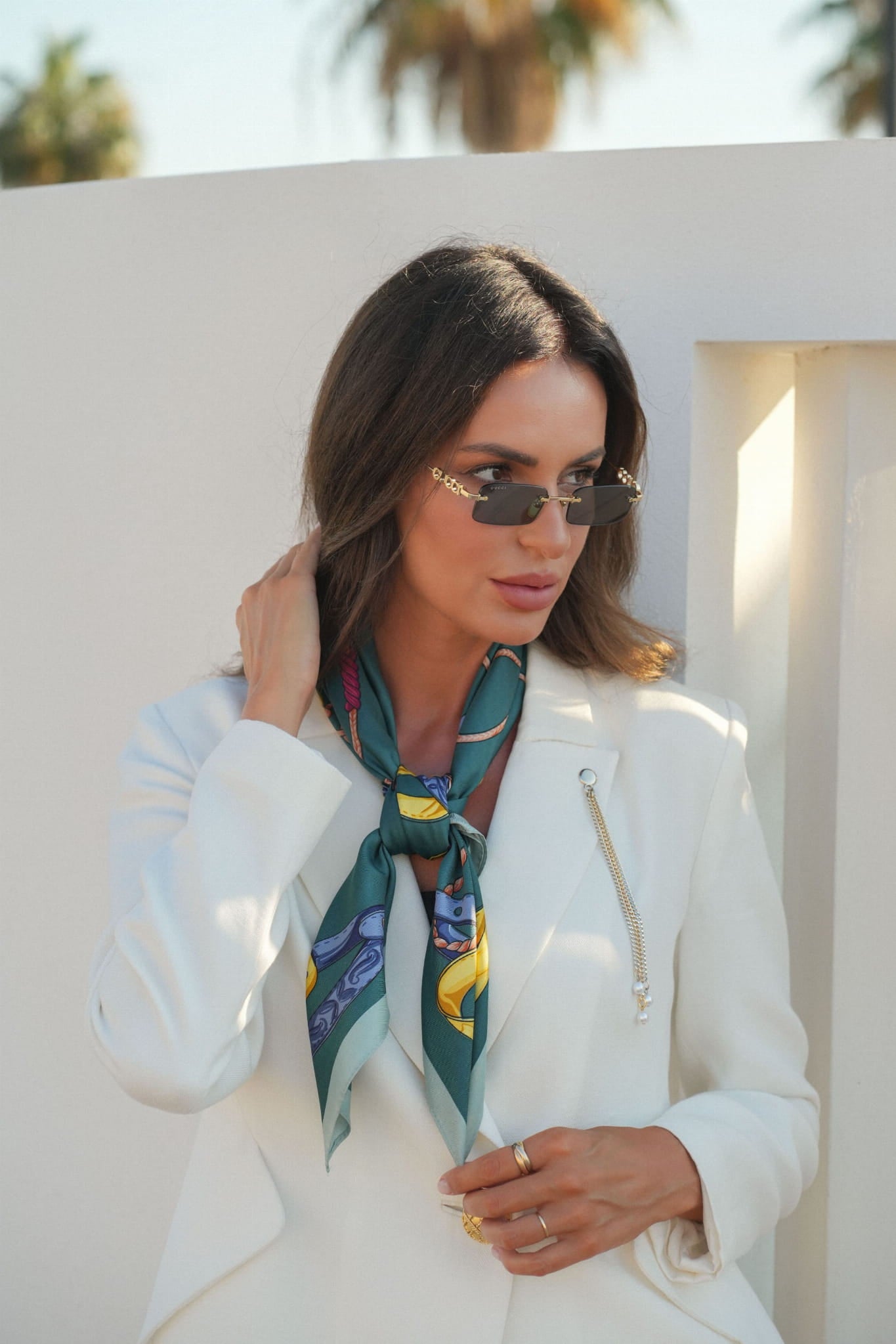 Apaszka, Model: F321-2//T38//17, Kolor: ciemny zielony, Skład materiału: 100% Poliester, Przeznaczenie: Wielosezonowe, Wymiary(długość/szerokość): 90cm/90cm