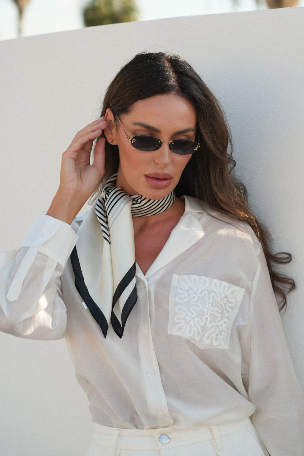 Apaszka, Model: ZS069-2//T42//21, Kolor: ekru, Skład materiału: 100% Jedwab, Przeznaczenie: Wielosezonowe, Wymiary(długość/szerokość): 70cm/70cm