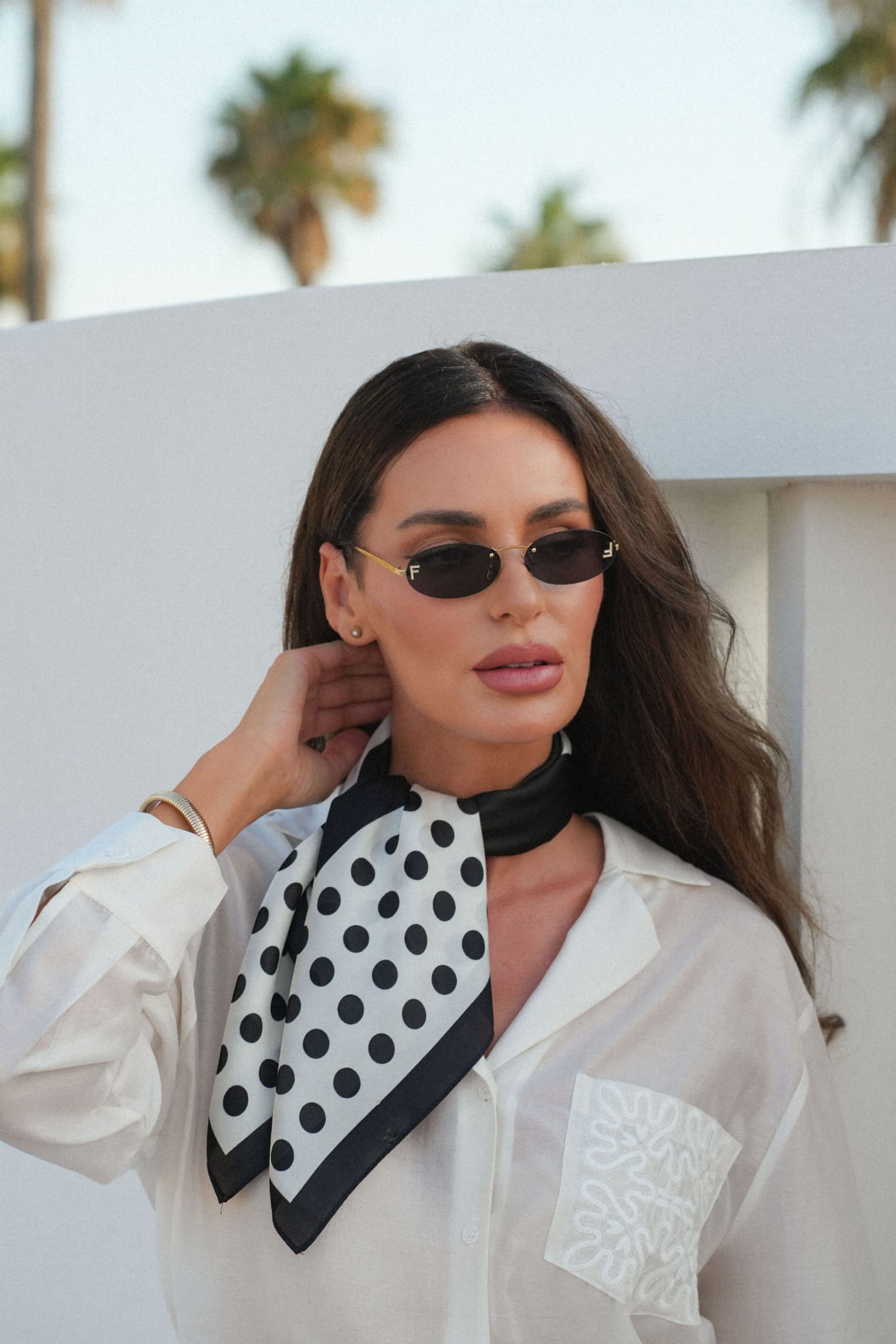 Apaszka, Model: FJ216//T40//19, Kolor: czarny, Skład materiału: 100% Poliester, Przeznaczenie: Wielosezonowe, Wymiary(długość/szerokość): 70cm/70cm