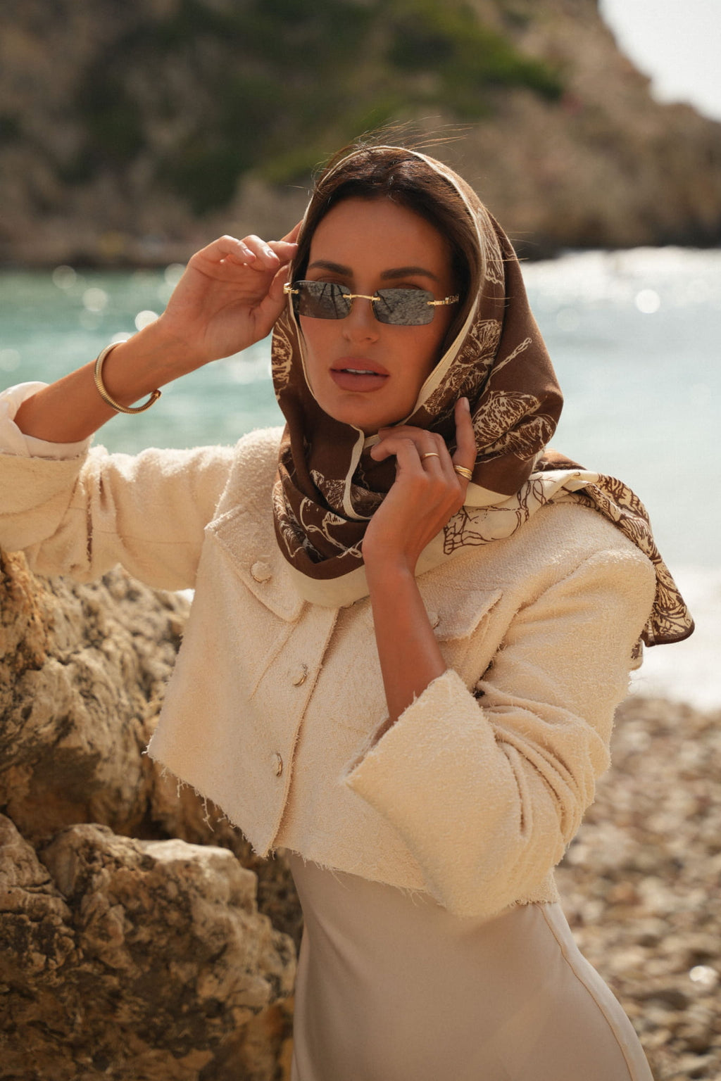 Szalik Damski, Model: HC012-2//T24//3, Kolor: brązowy, Skład materiału: 100% Wiskoza, Przeznaczenie: Wielosezonowe, Wymiary(długość/szerokość): 178cm/66cm