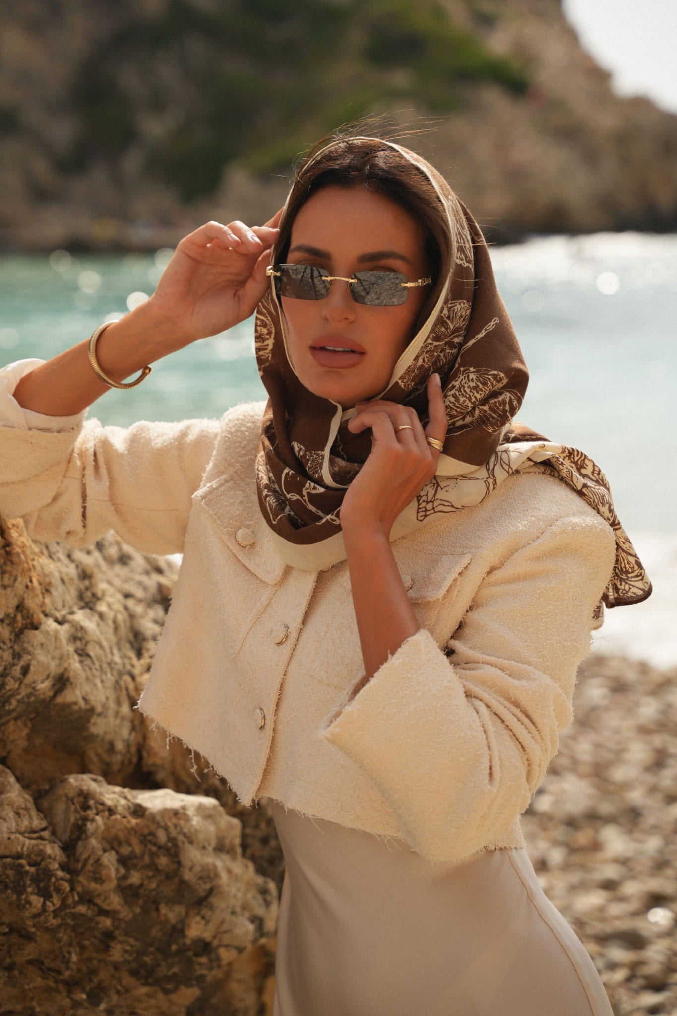 Szalik Damski, Model: HC012-2//T24//3, Kolor: brązowy, Skład materiału: 100% Wiskoza, Przeznaczenie: Wielosezonowe, Wymiary(długość/szerokość): 178cm/66cm