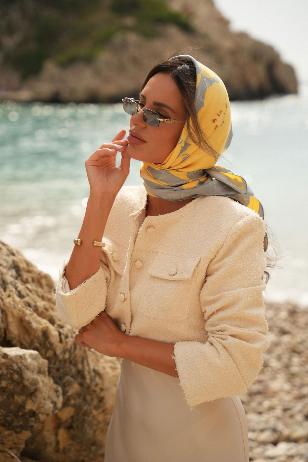 Apaszka, Model: F195-1//T37//16, Kolor: żółty, Skład materiału: 100% Poliester, Przeznaczenie: Wielosezonowe, Wymiary(długość/szerokość): 90cm/90cm