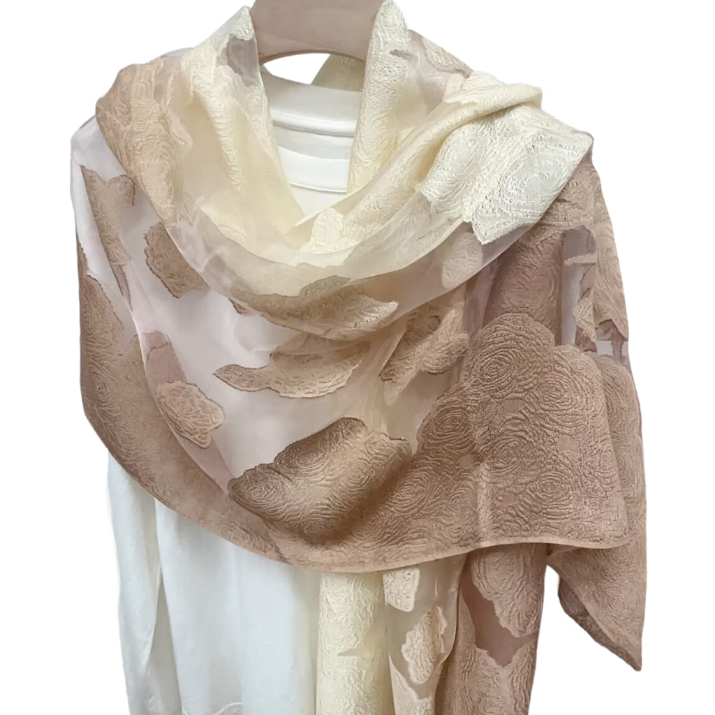 Szalik Damski, Model: RS051-31//T22//1, Kolor: beżowy, Skład materiału: 60% Jedwab; 40% Poliester, Przeznaczenie: Wielosezonowe, Wymiary(długość/szerokość): 180cm/70cm (Szalik Damski, zdjęcie 2)