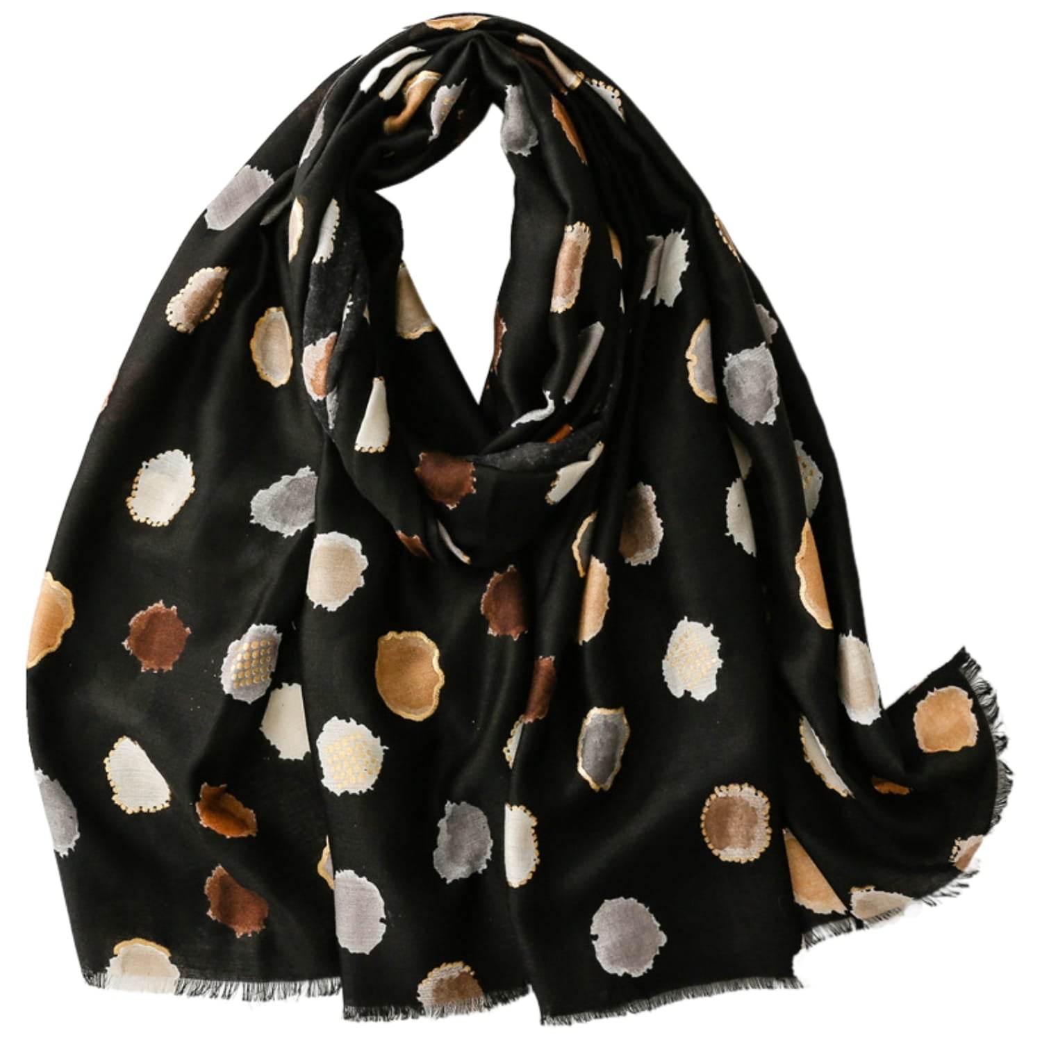 Szal w użyciu, stylowo zarzucony na ramiona, podkreślający casualowy look | KAMEA | Spironik.pl