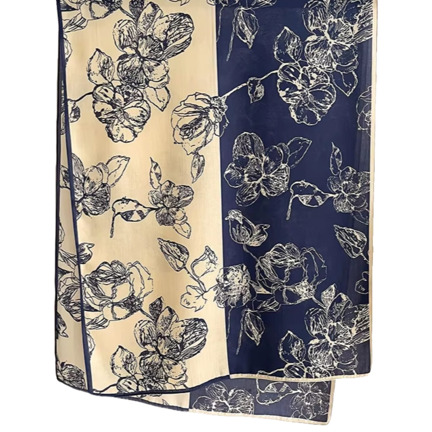 Šál v použití, stylově nošený jako přehoz nebo ozdoba dekoltu, vyrobený z lehké viskózy | KAMEA | Spironik.pl