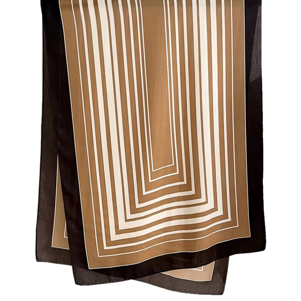 Bok šálu o rozměrech 178 x 66 cm, ideální k nošení v různých stylizacích po celý rok | KAMEA | Spironik.pl