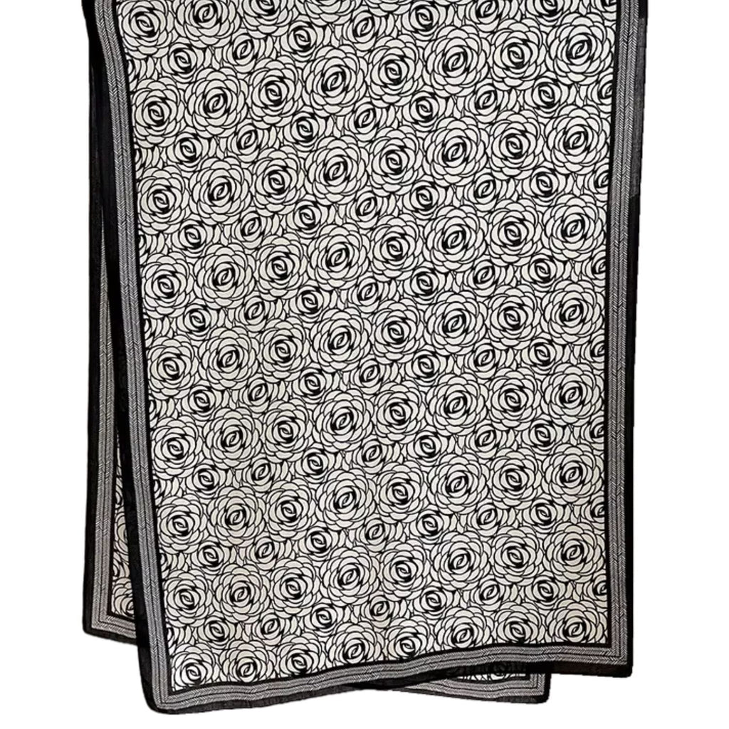 Šál o rozměrech 178 x 66 cm, ukazující texturu viskózy, lehký a příjemný na nošení, ideální na každodenní použití | KAMEA | Spironik.pl