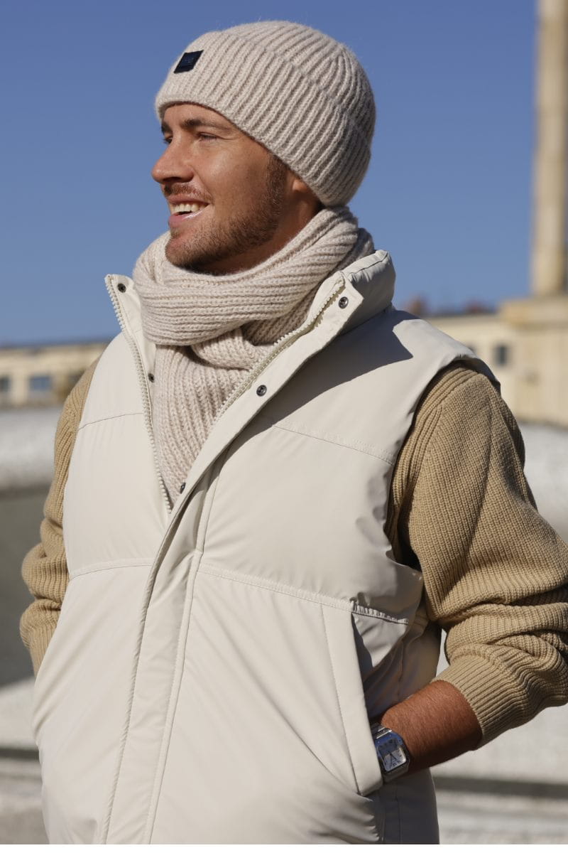 Komplety: czapka + szalik/komin, Model: MARTIN, Kolor: beżowy, Skład materiału: 85% Akryl; 15% Wełna, Przeznaczenie: Jesień/Zima, Wymiary(długość/szerokość): 172cm/28cm