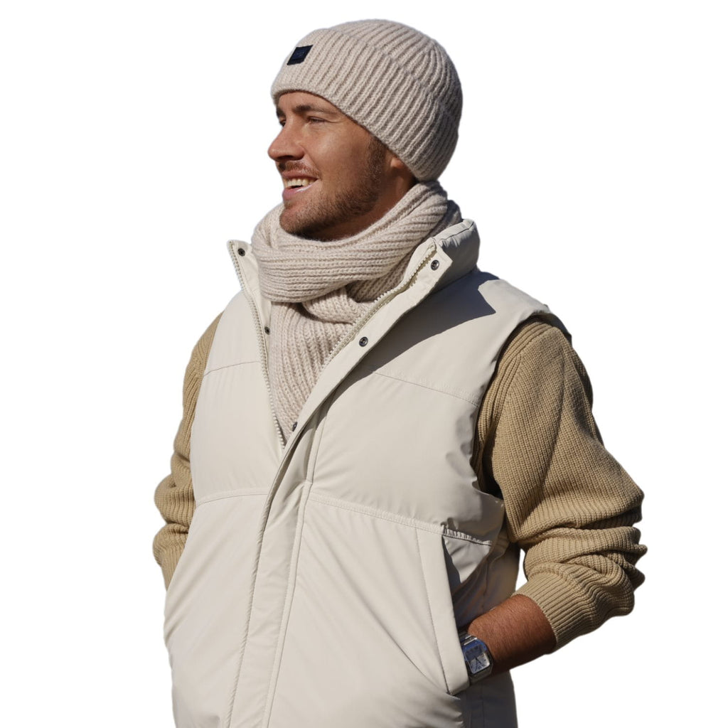 Szalik męski MARTIN w neutralnym beżu, miękko układający się przy szyi, doskonały do codziennych stylizacji | KAMEA | Spironik.pl