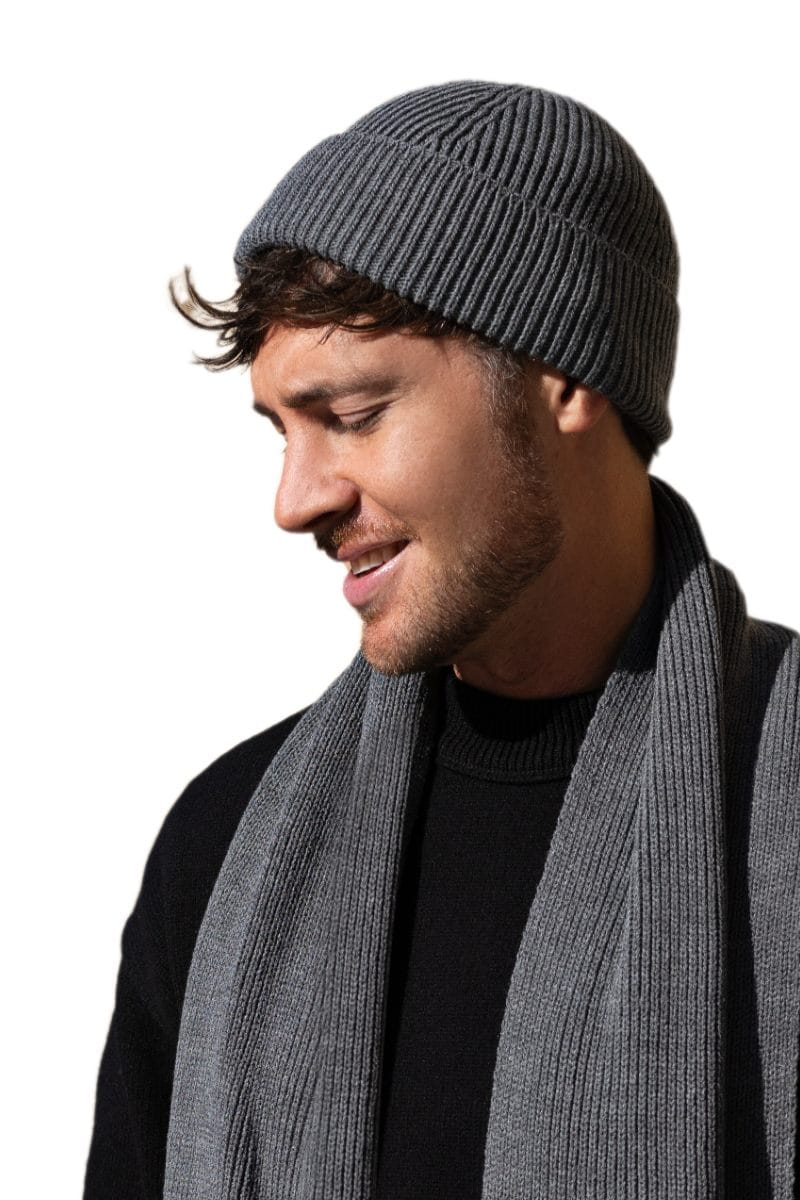 Czapka Męska, Model: KAROL, Kolor: grafitowy, Skład materiału: 100% Akryl, Przeznaczenie: Jesień/Zima, Rozmiar: Uniwersalny (54-62) (Czapka Męska, zdjęcie 3)